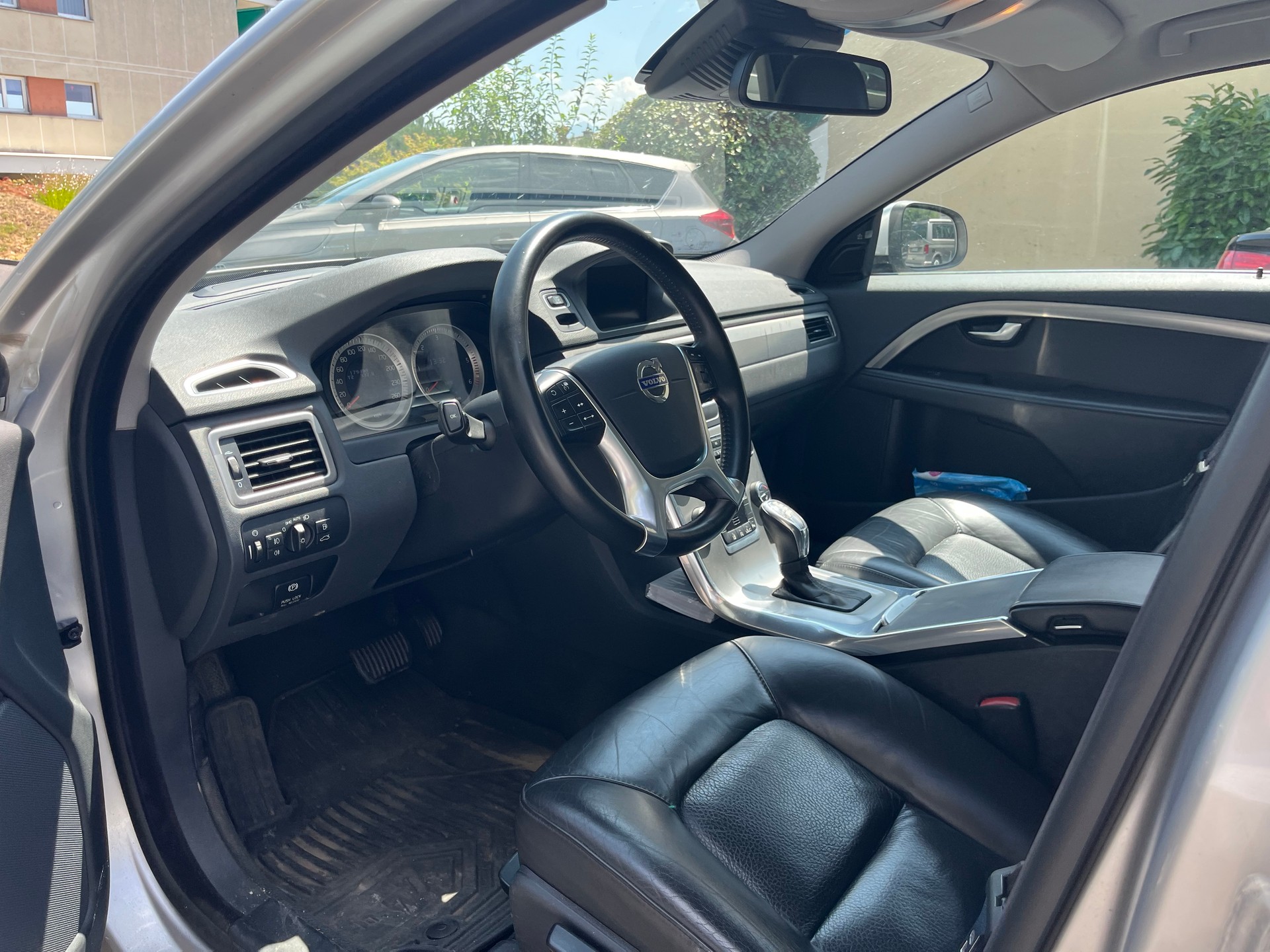 VOLVO 2.0 D3 Summum S/S-image-4
