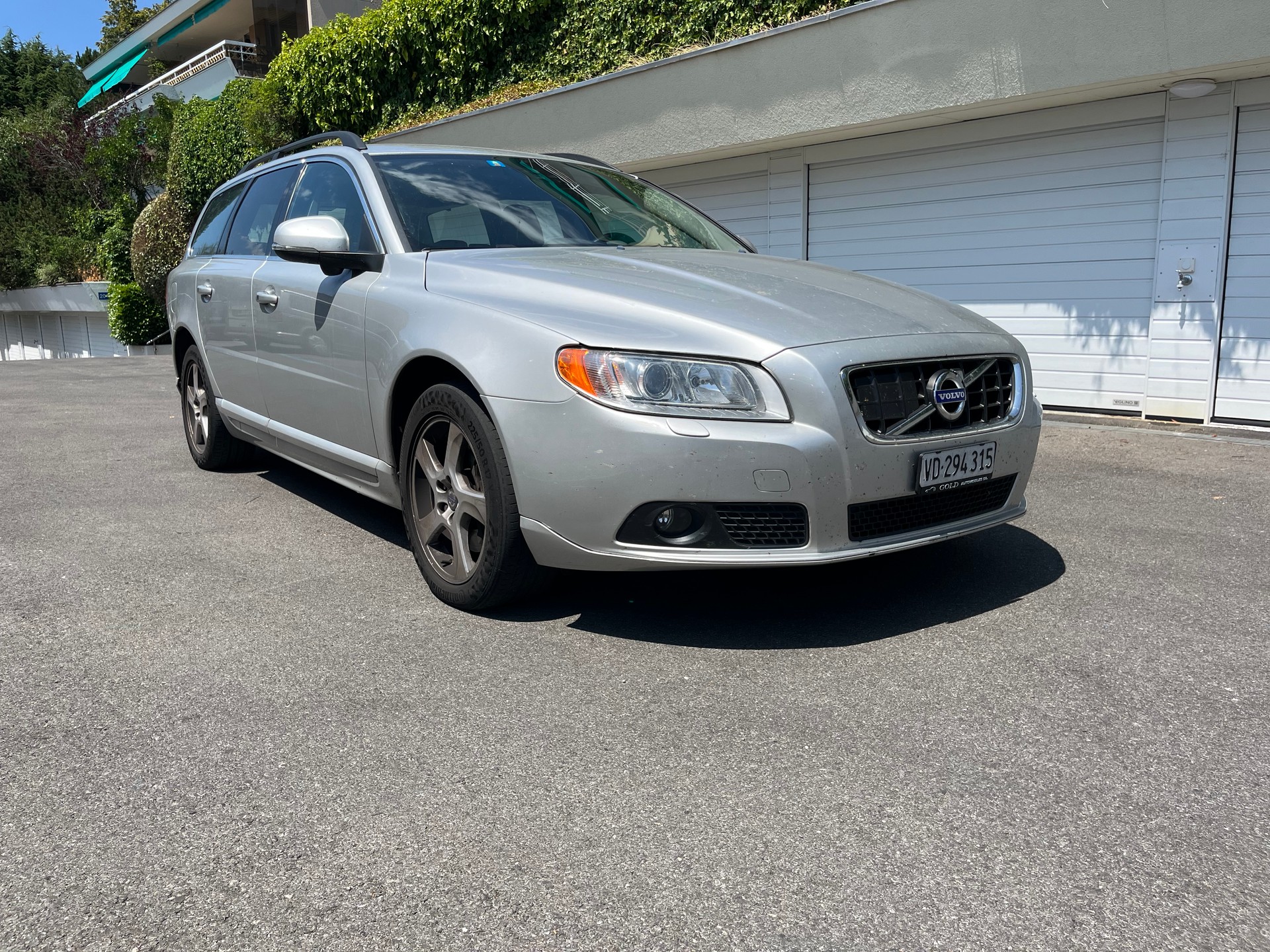 VOLVO 2.0 D3 Summum S/S-image-0