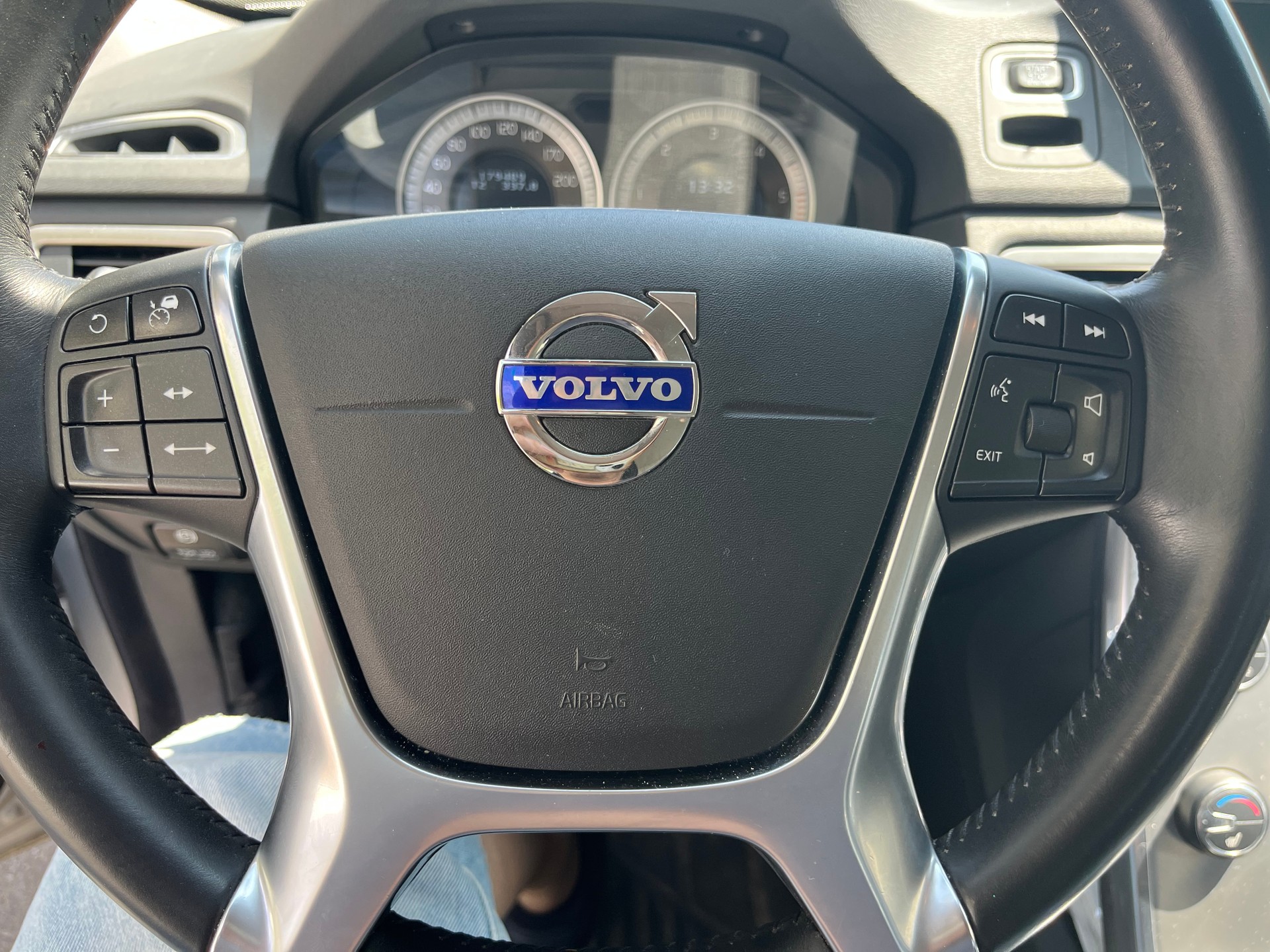 VOLVO 2.0 D3 Summum S/S-image-5
