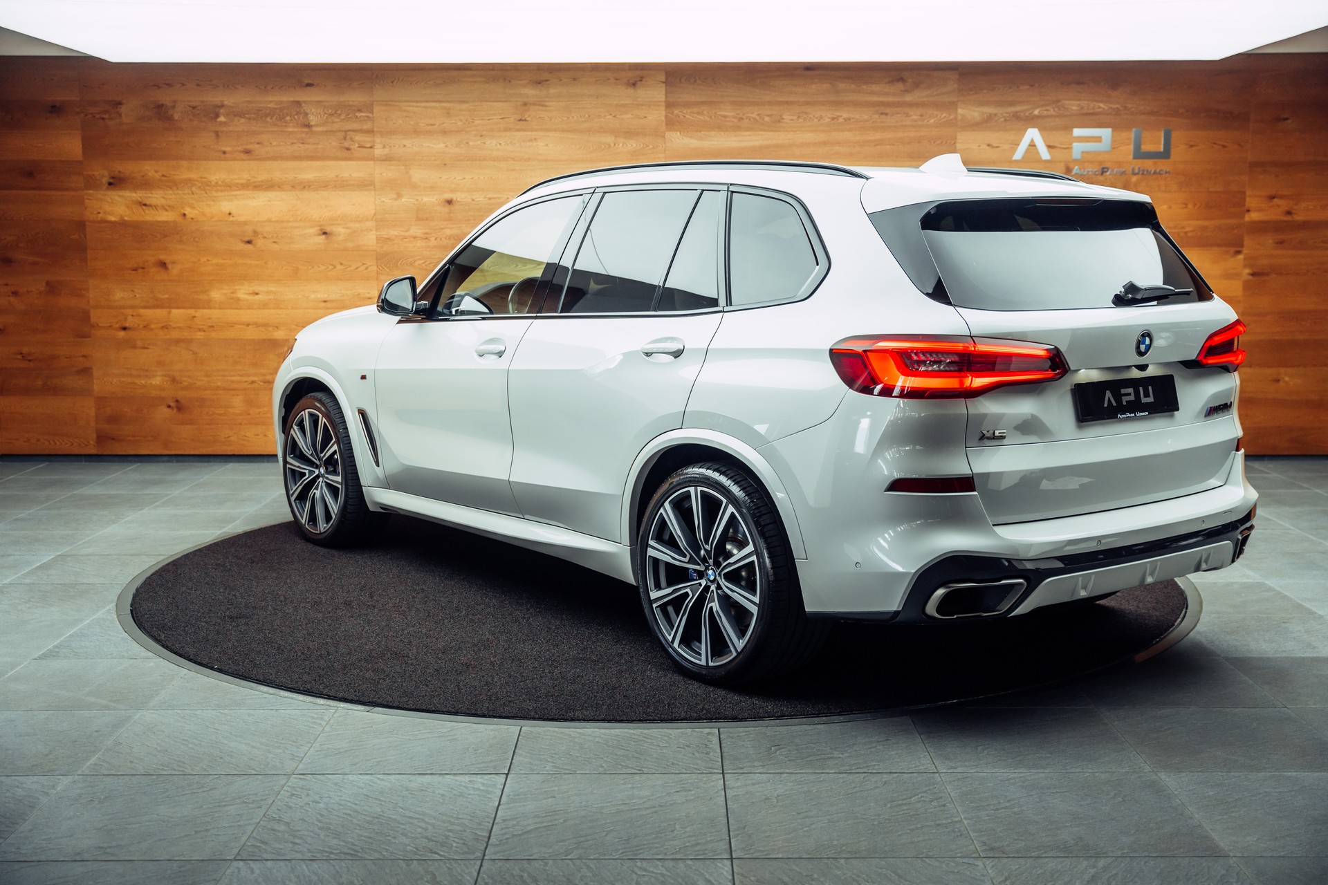 BMW X5 xDrive M50d Steptronic-image-2