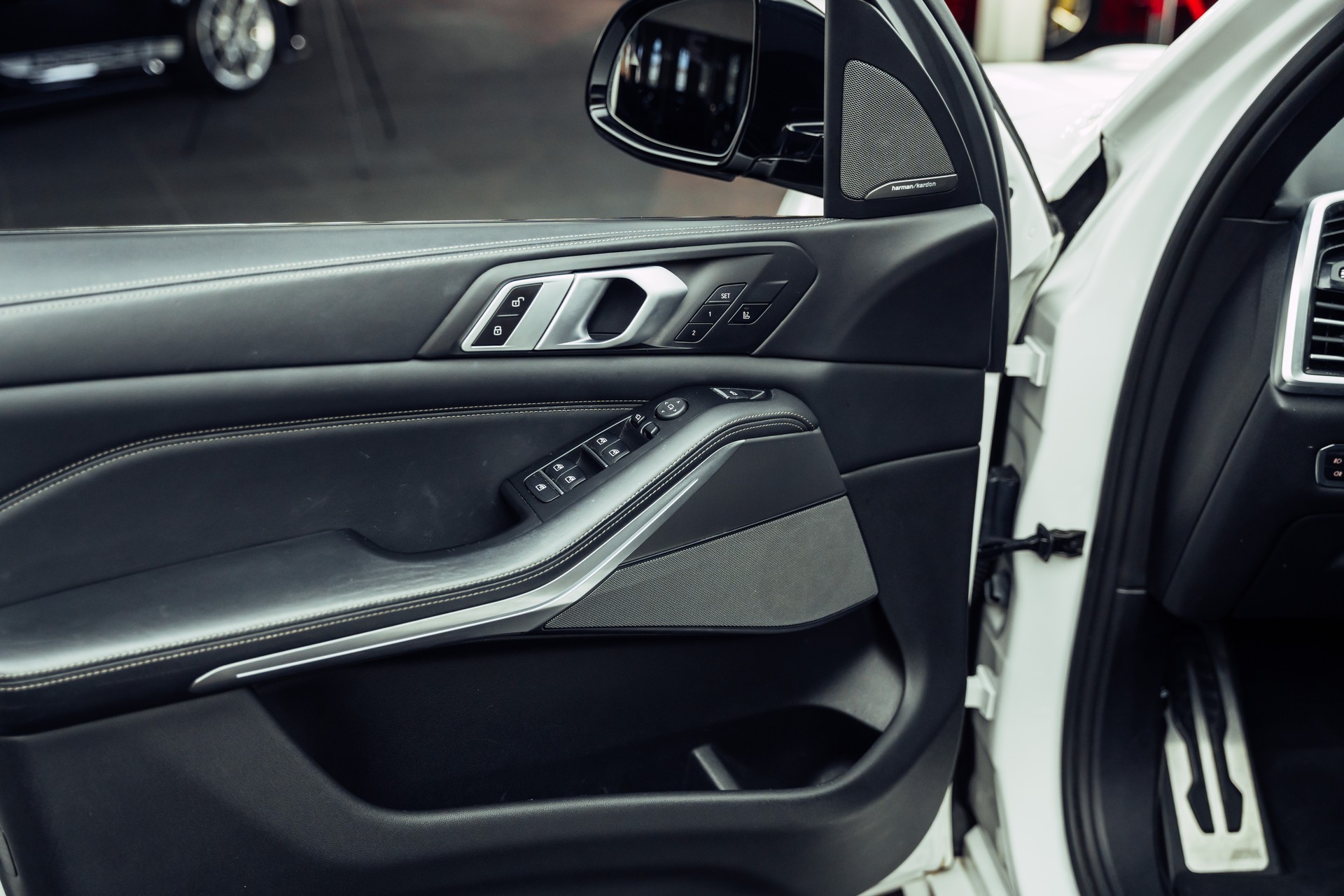 BMW X5 xDrive M50d Steptronic-image-11