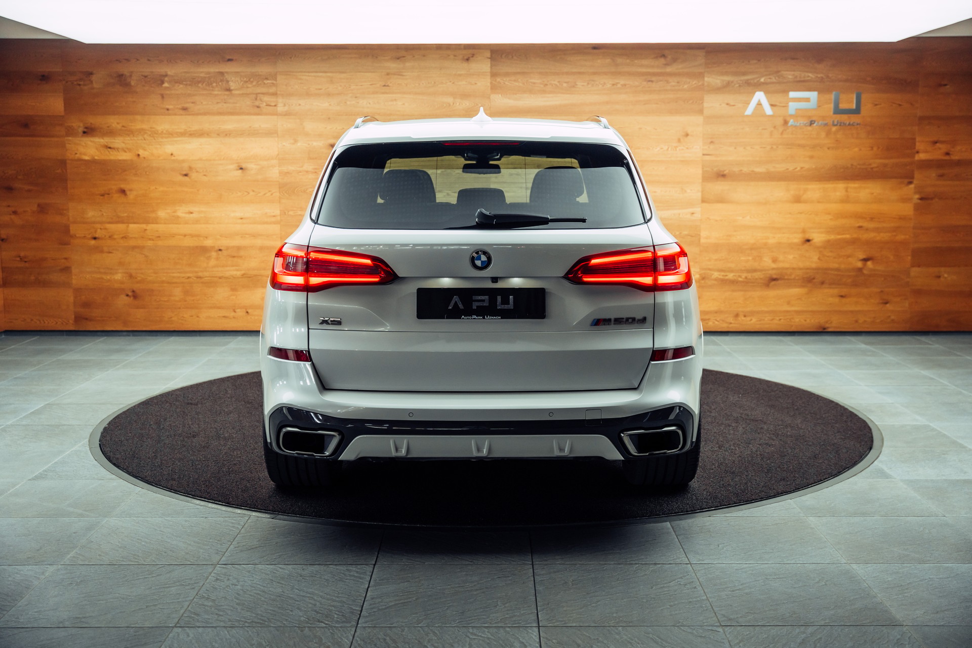 BMW X5 xDrive M50d Steptronic-image-17