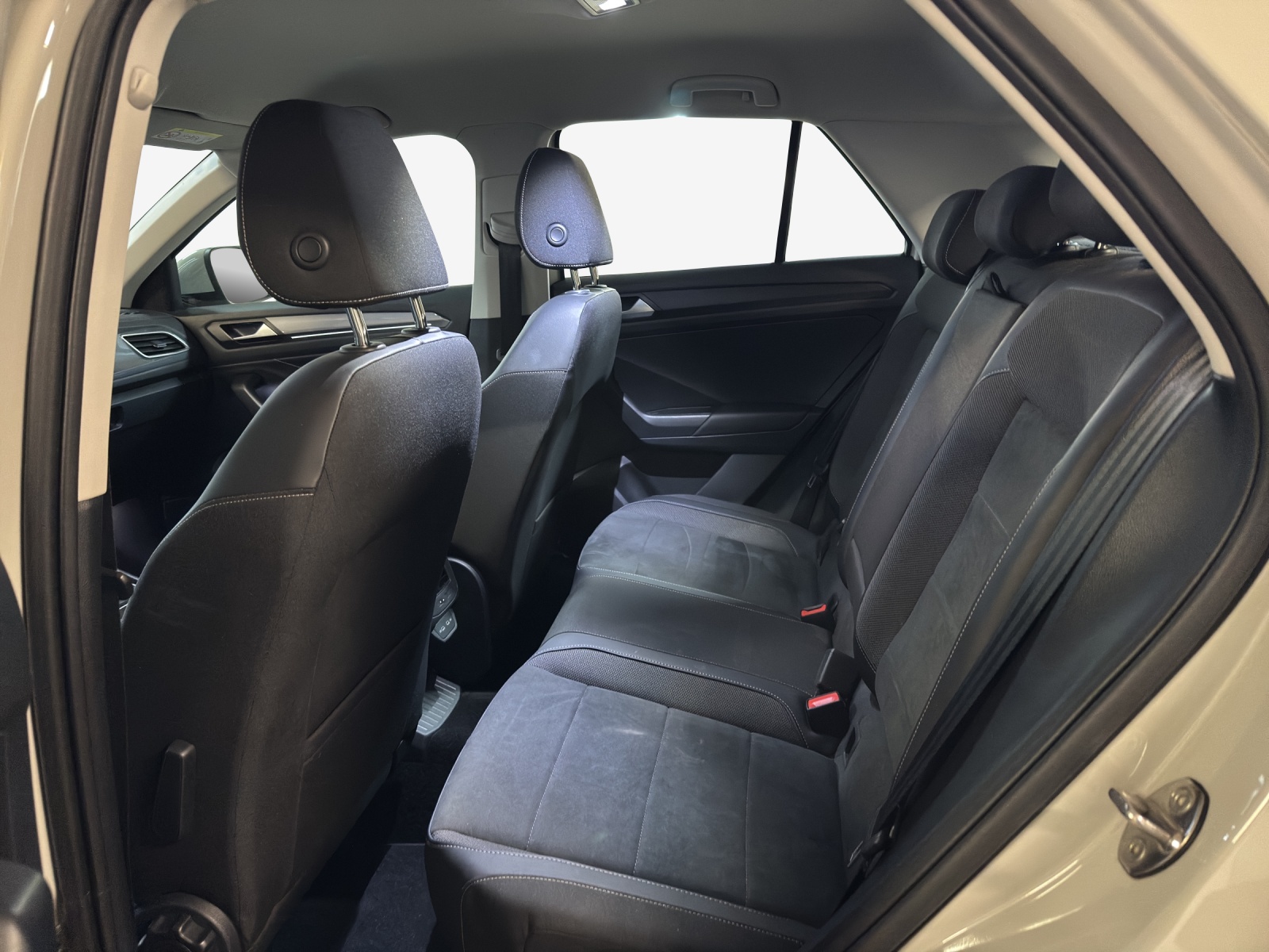 VW T-Roc 2.0 TSI Style DSG 4Motion-image-11