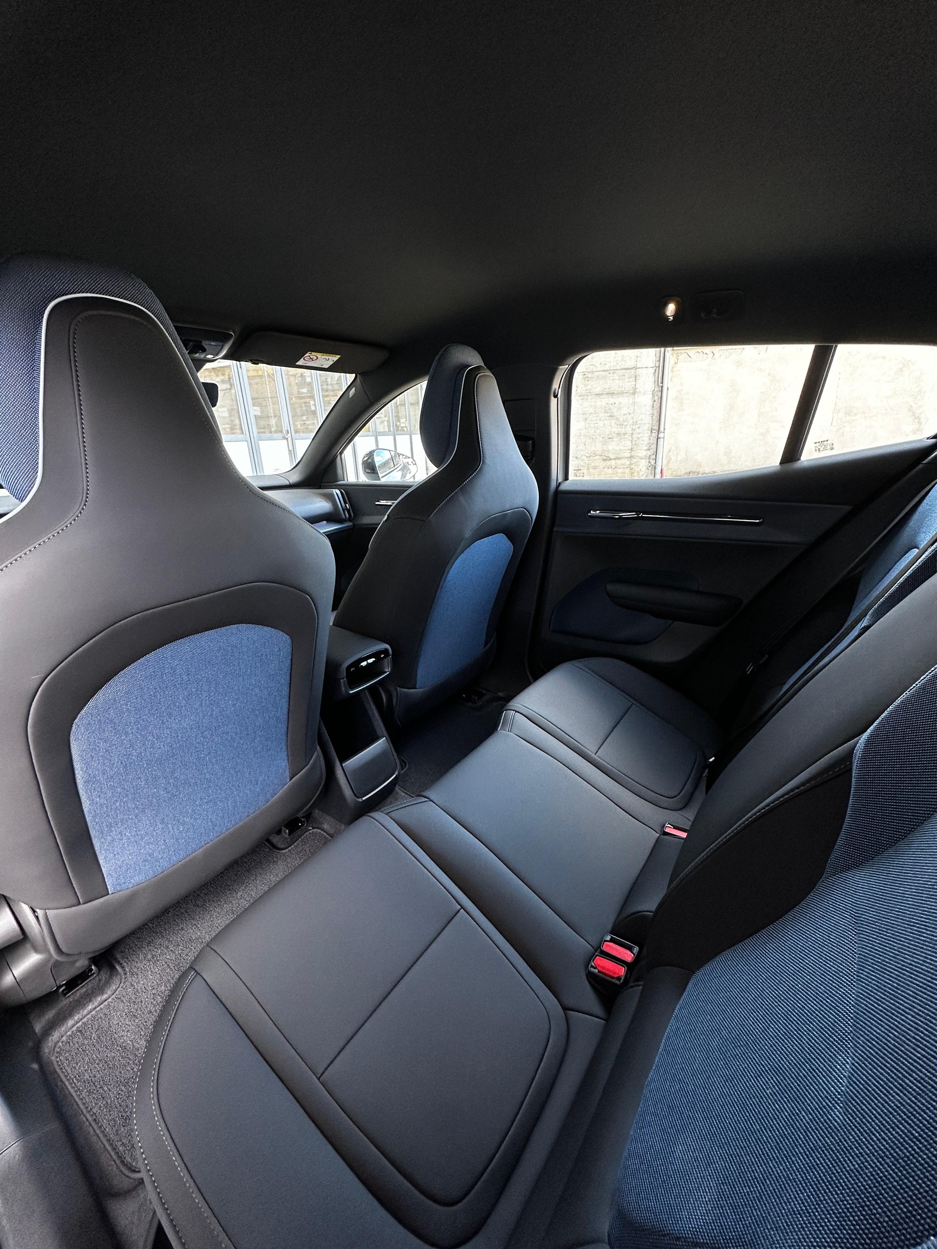 VOLVO EX30 E60 Plus-image-12