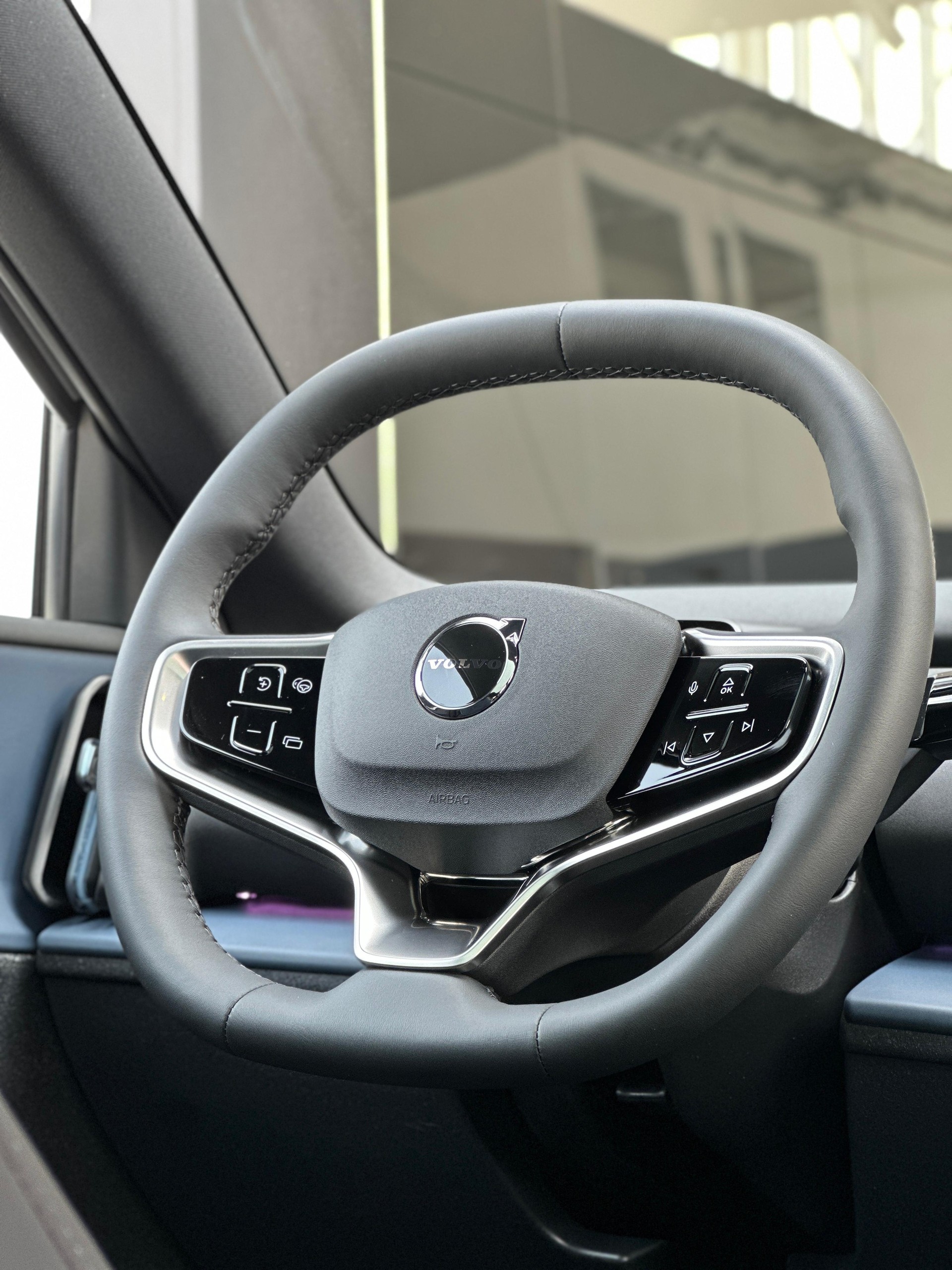 VOLVO EX30 E60 Plus-image-9