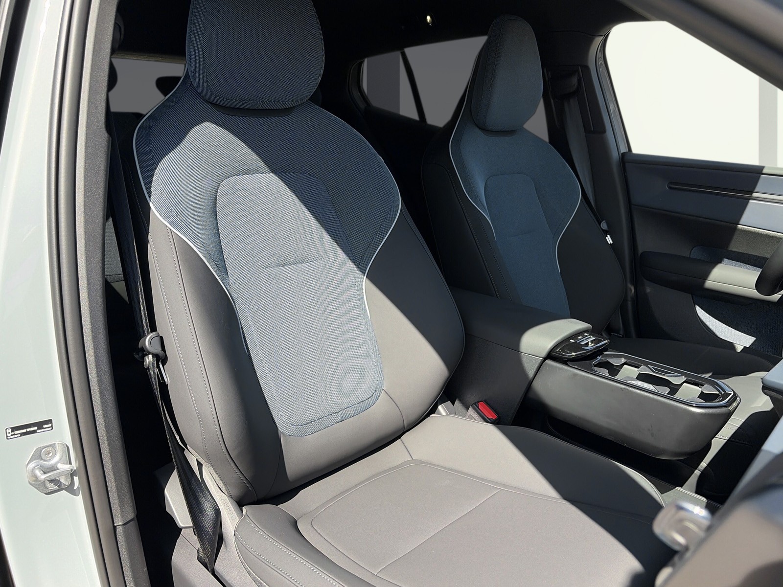 VOLVO EX30 E60 Plus-image-10