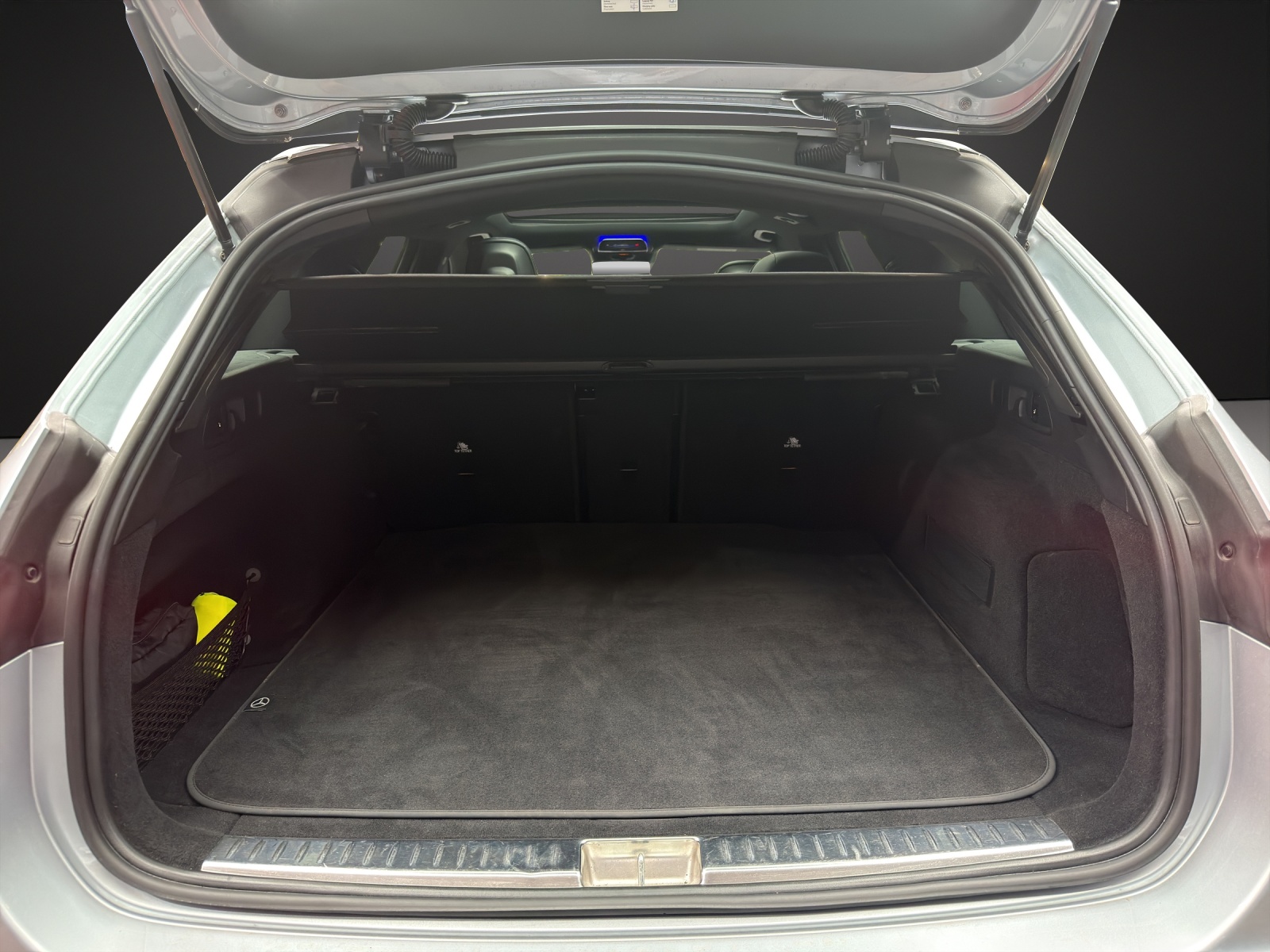 MERCEDES-BENZ E 200 4MATIC T-Modell-image-10