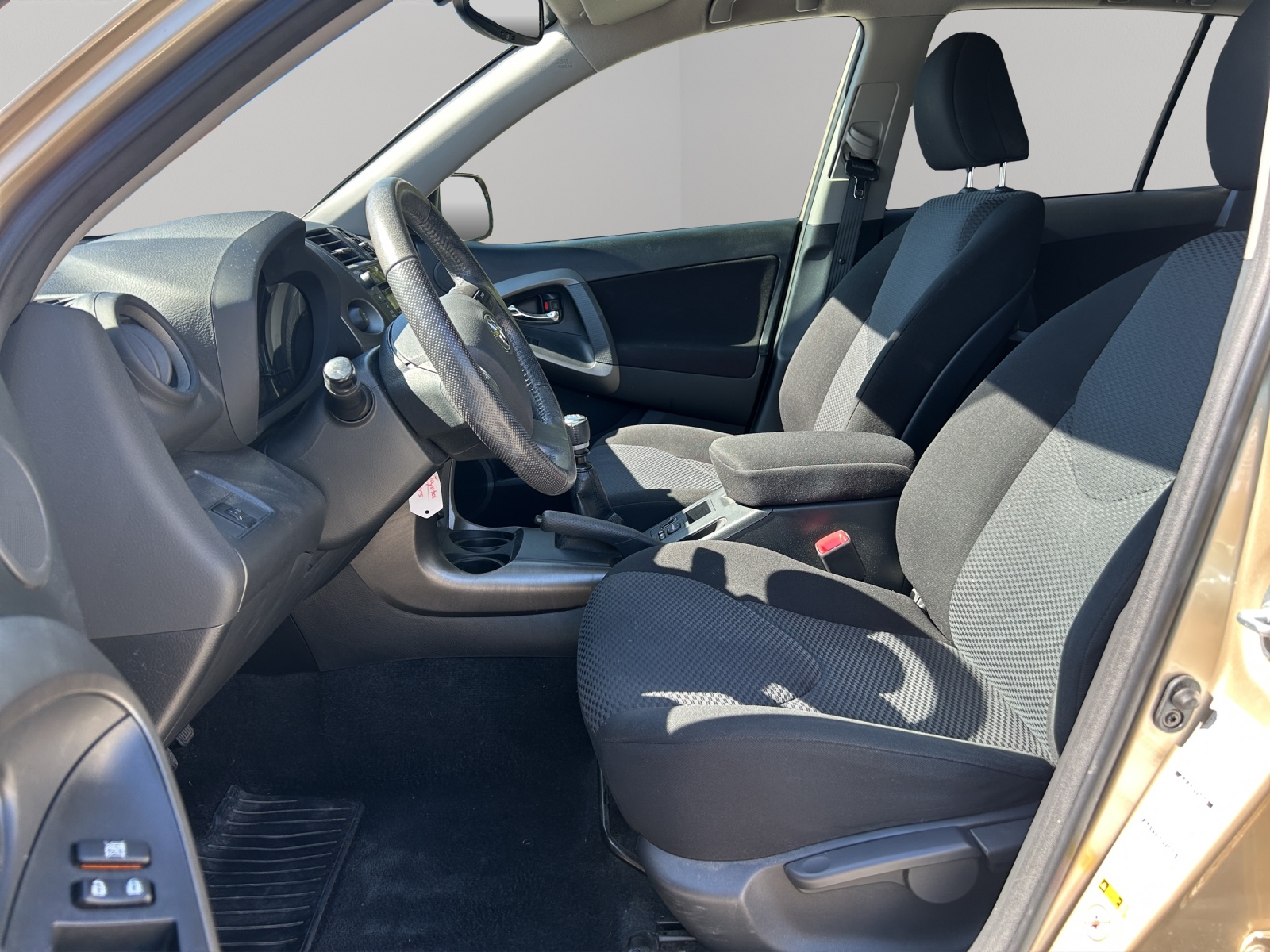 TOYOTA RAV-4 2.0 16V Linea Sol-image-8