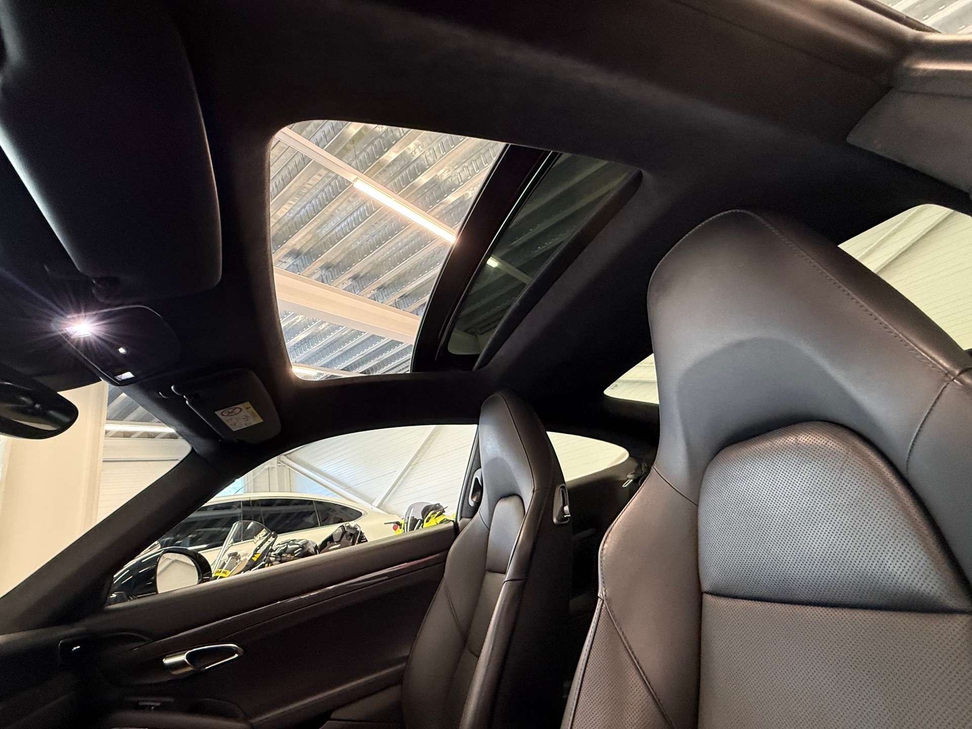 PORSCHE 911 Turbo S PDK Fulls Carbone-image-12