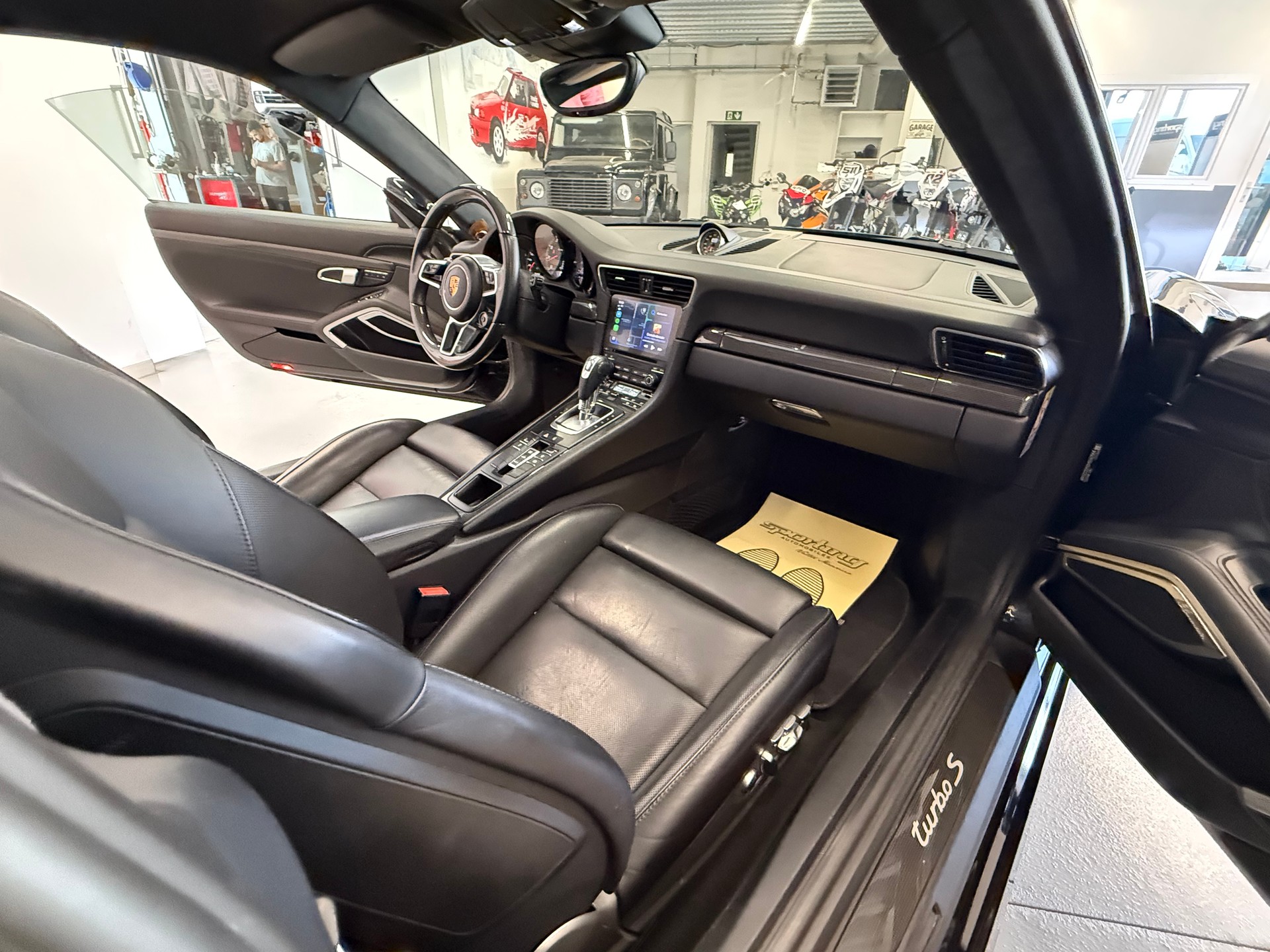 PORSCHE 911 Turbo S PDK Fulls Carbone-image-11