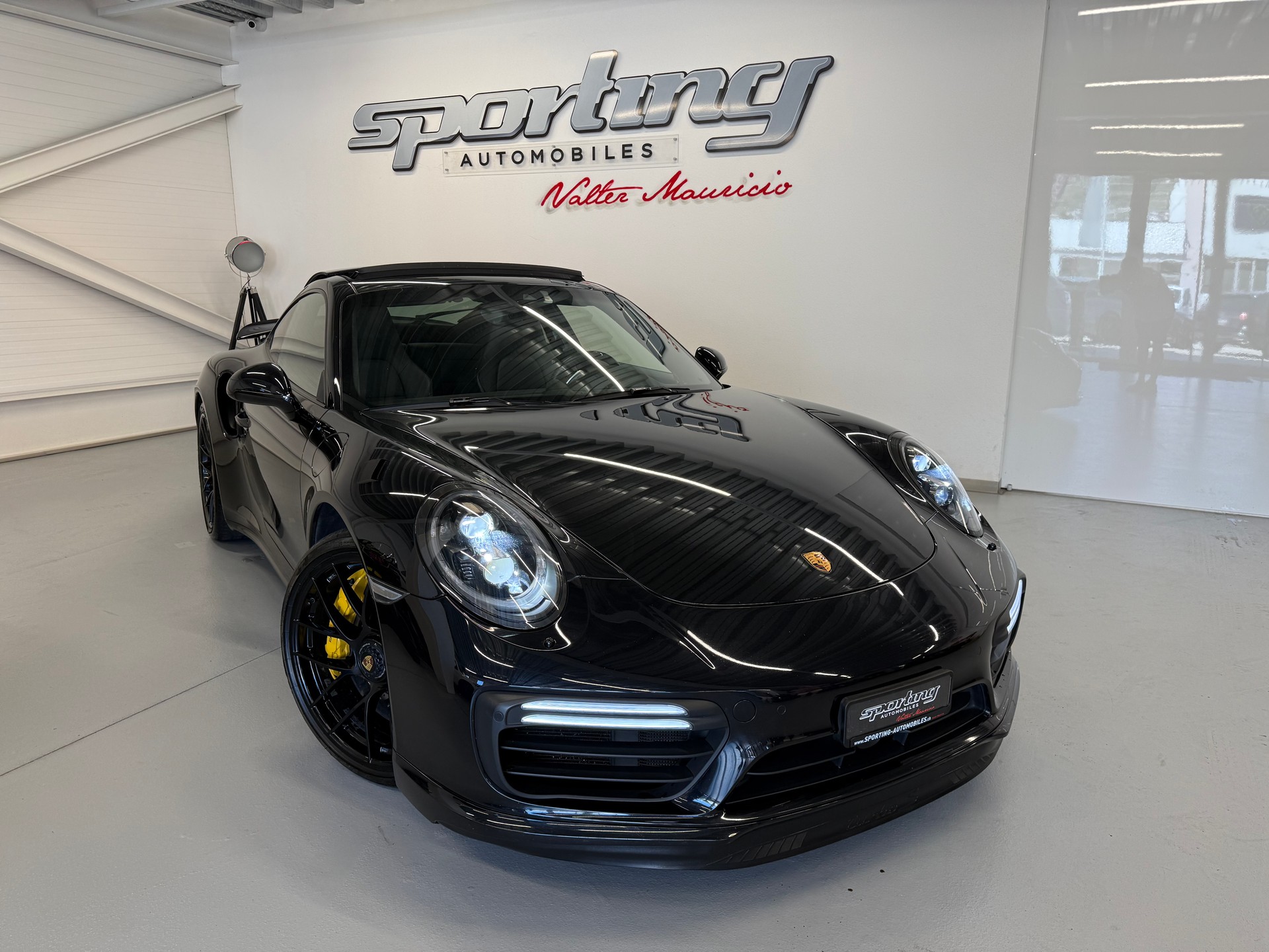 PORSCHE 911 Turbo S PDK Fulls Carbone-image-2