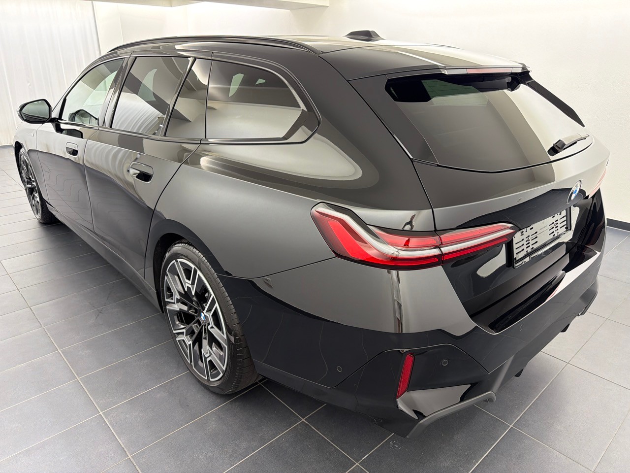 BMW 520d sDr 48V Tour MSp.Pro-showroom-element-1