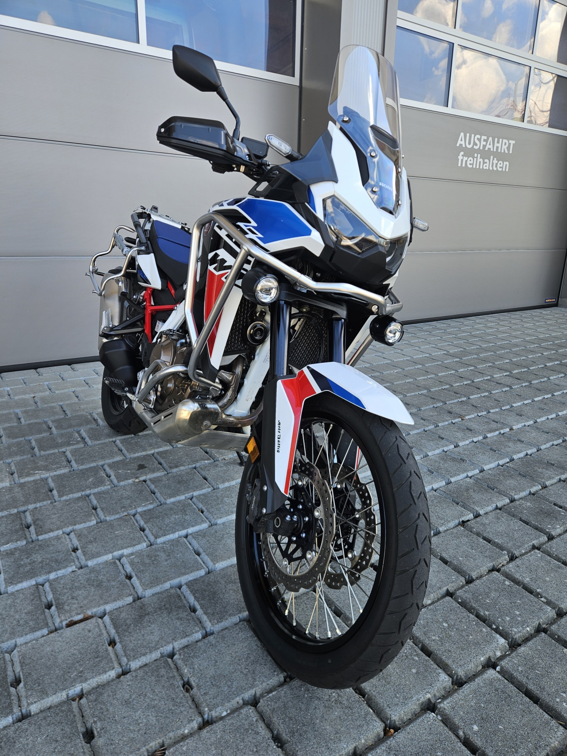 HONDA CRF 1100 L Africa Twin Tricolor-image-5