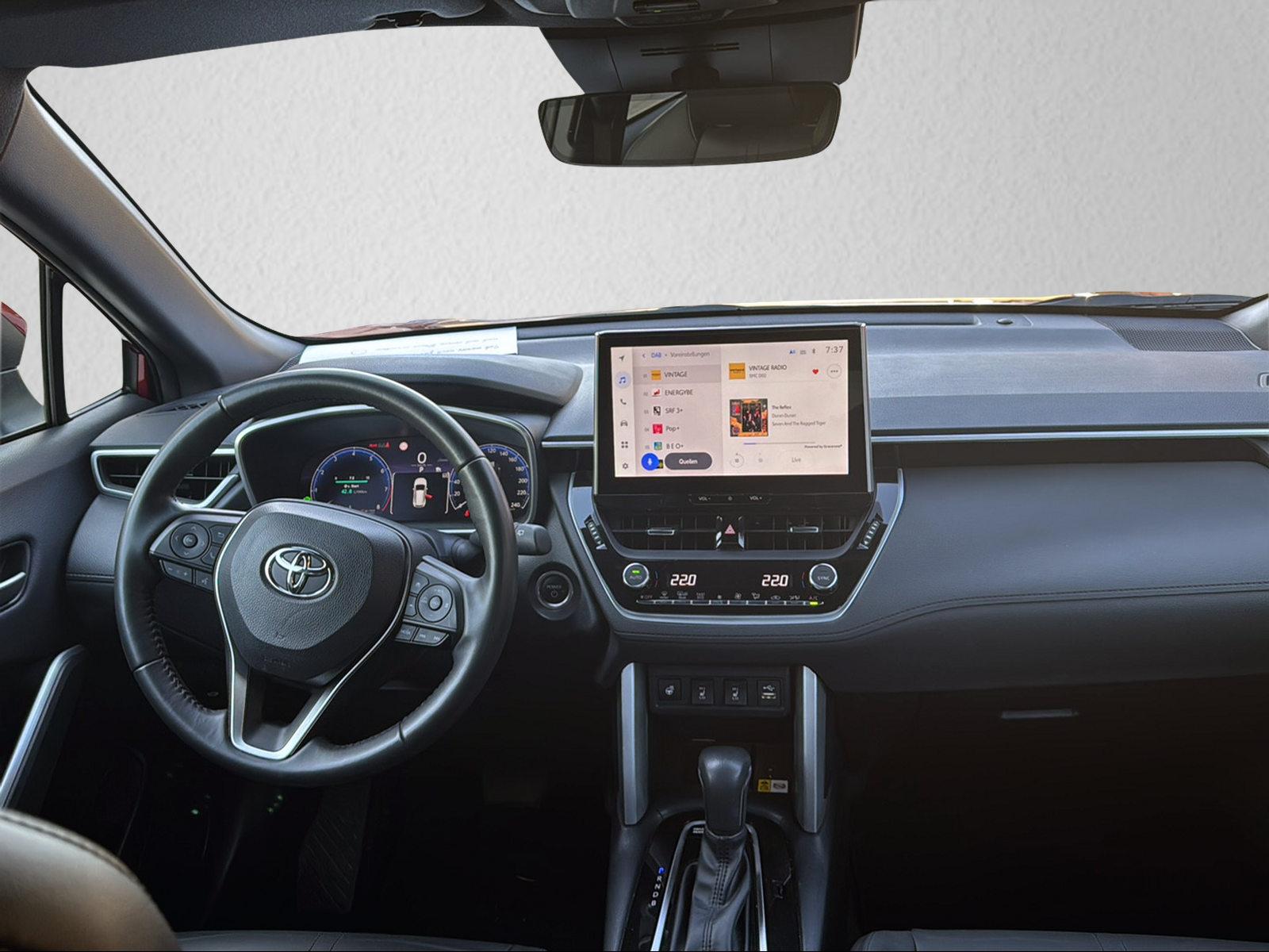 TOYOTA Corolla Cross 2.0 HSD Trend AWD-i-image-12