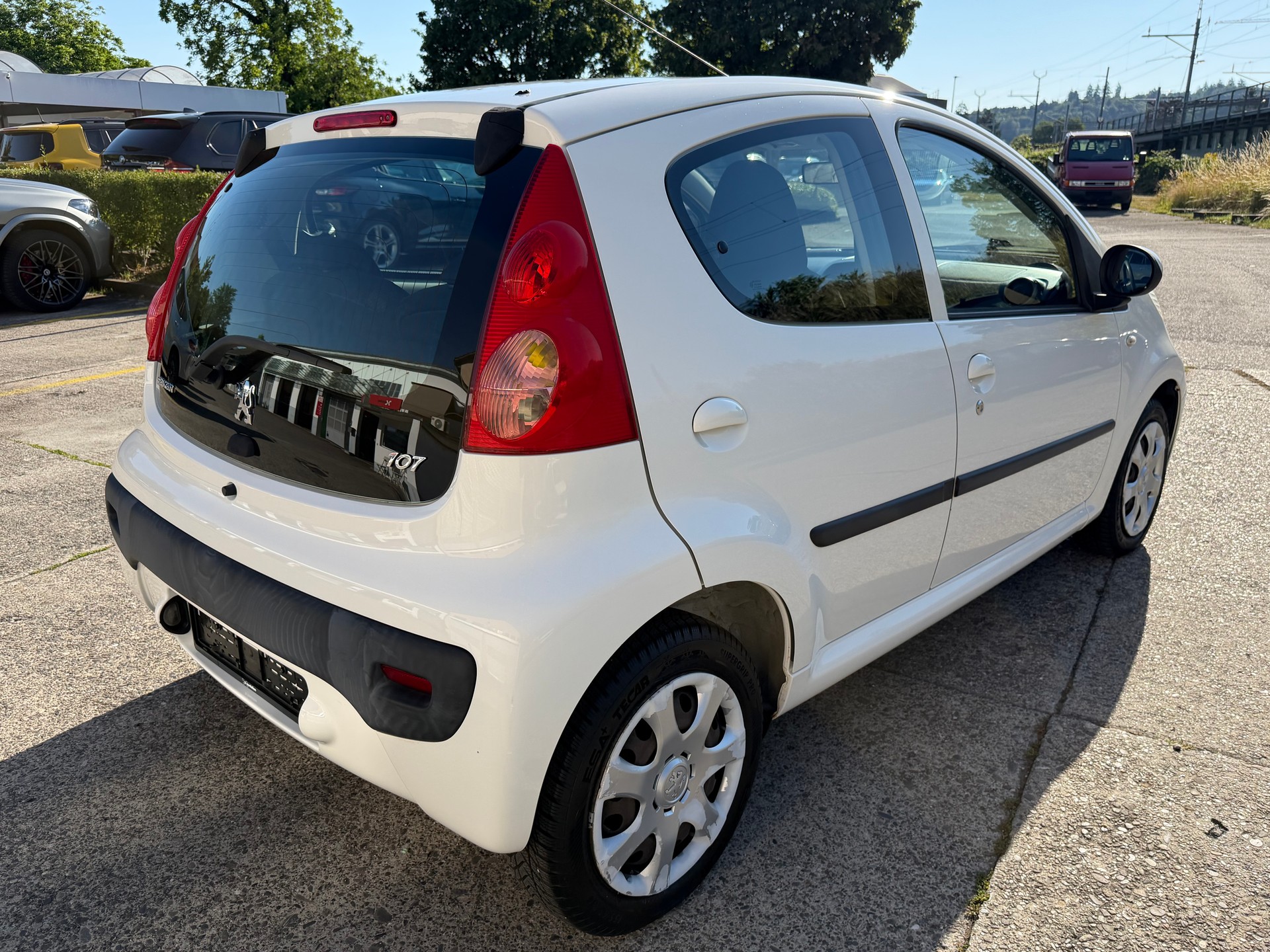 PEUGEOT 107 1.0 Trendy-image-4