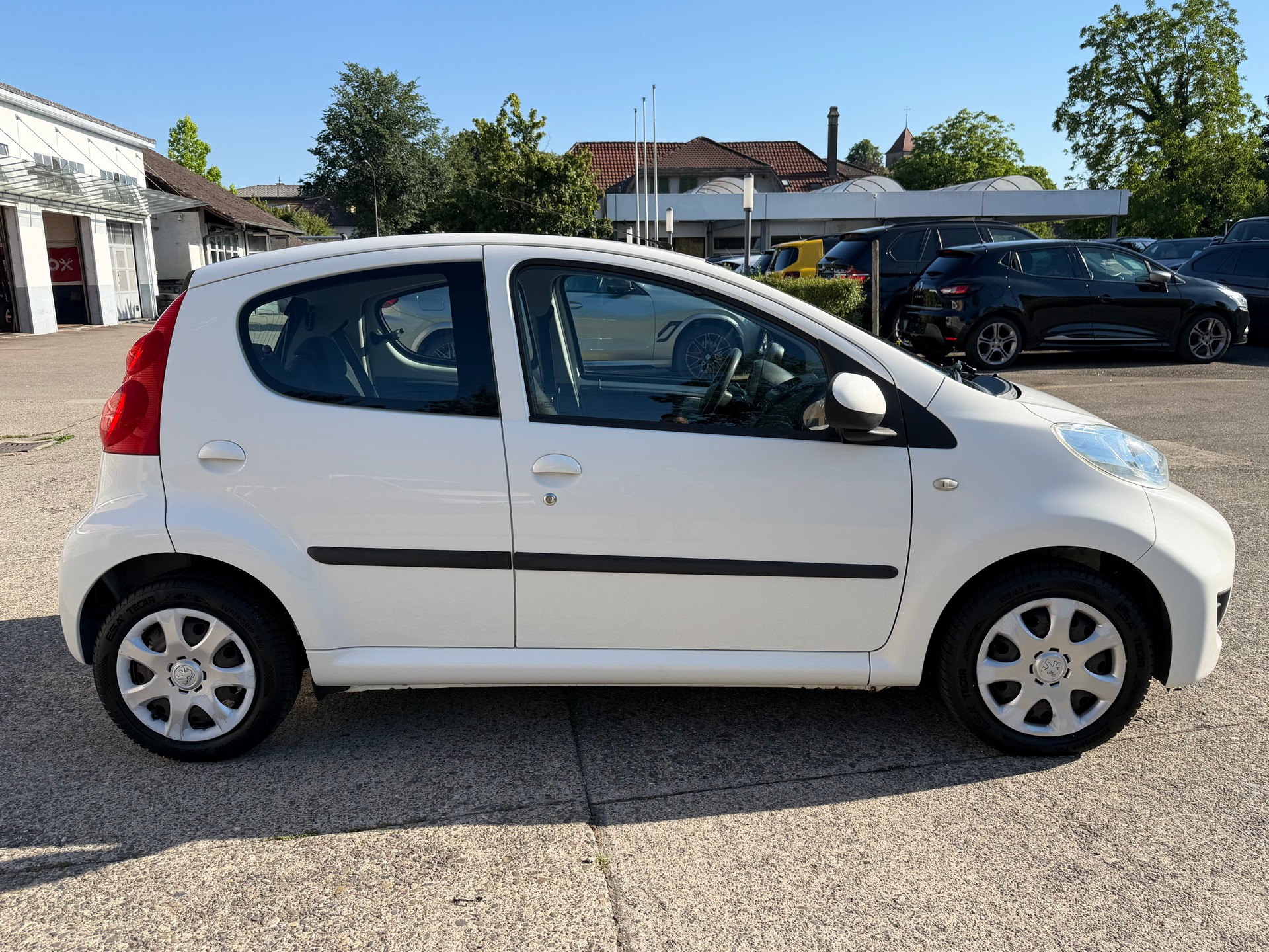PEUGEOT 107 1.0 Trendy-image-5