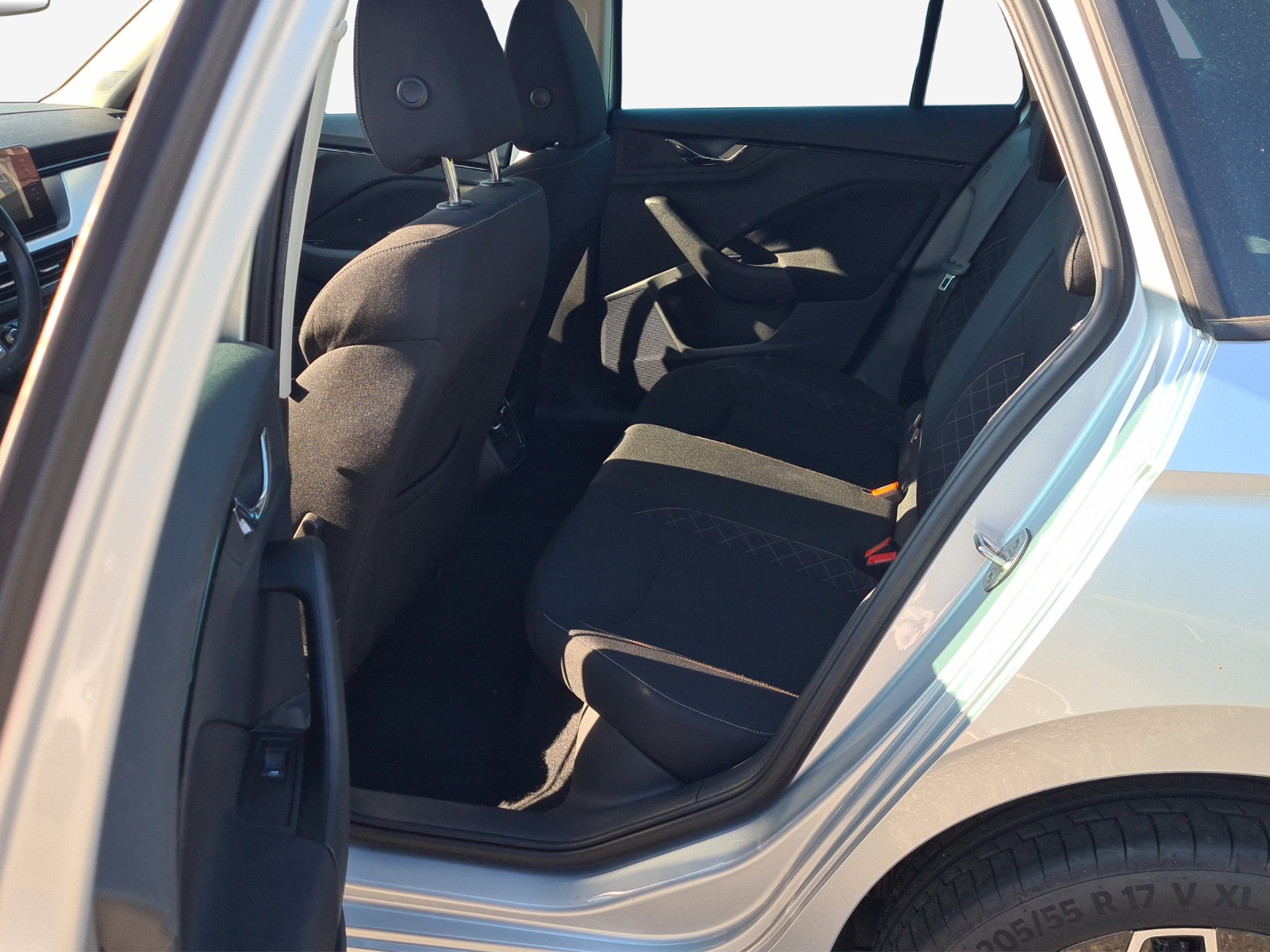 SKODA Kamiq 1.5 TSI ACT Ambition DSG-image-11