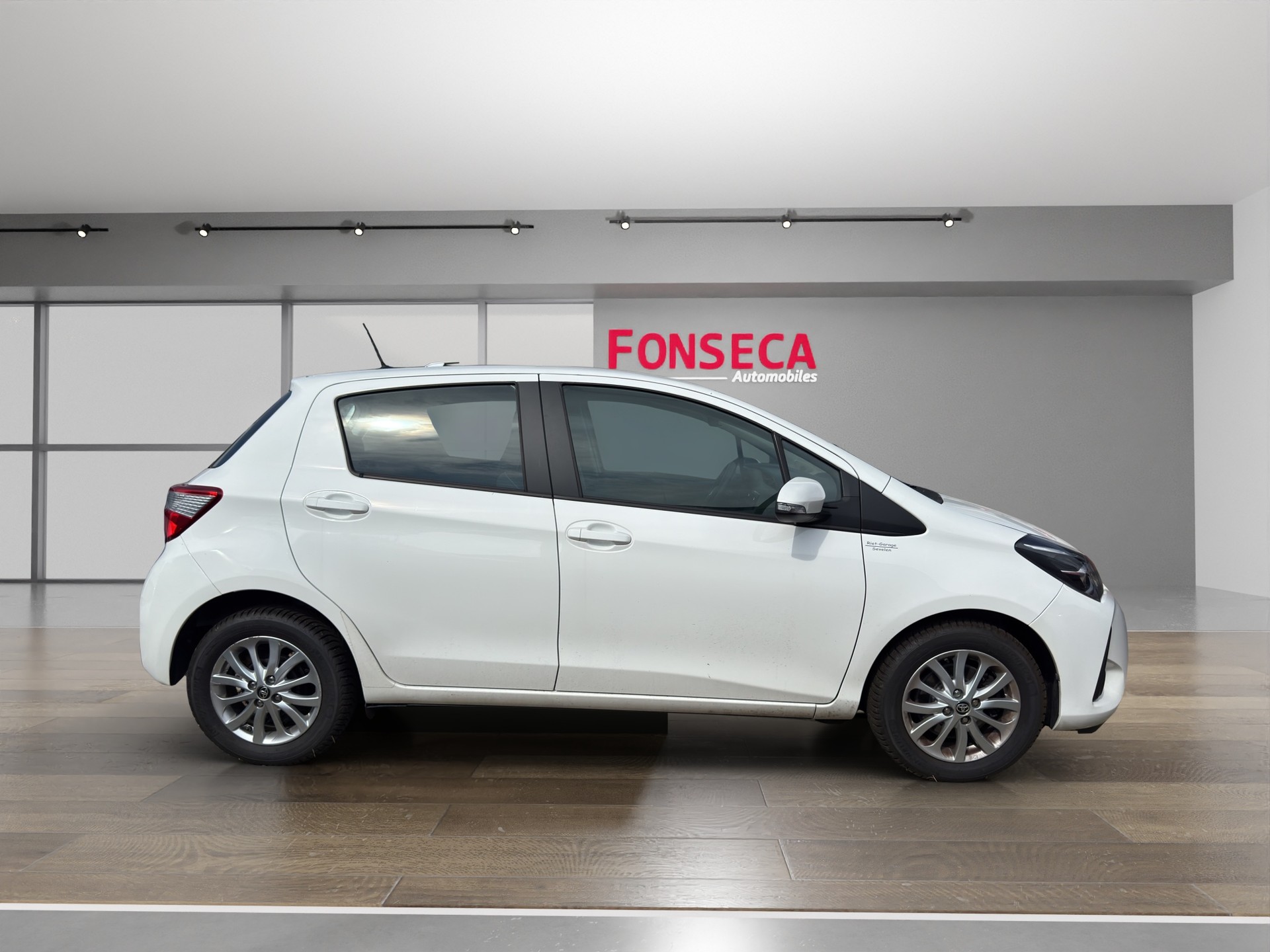 TOYOTA Yaris 1.5 Comfort-image-1