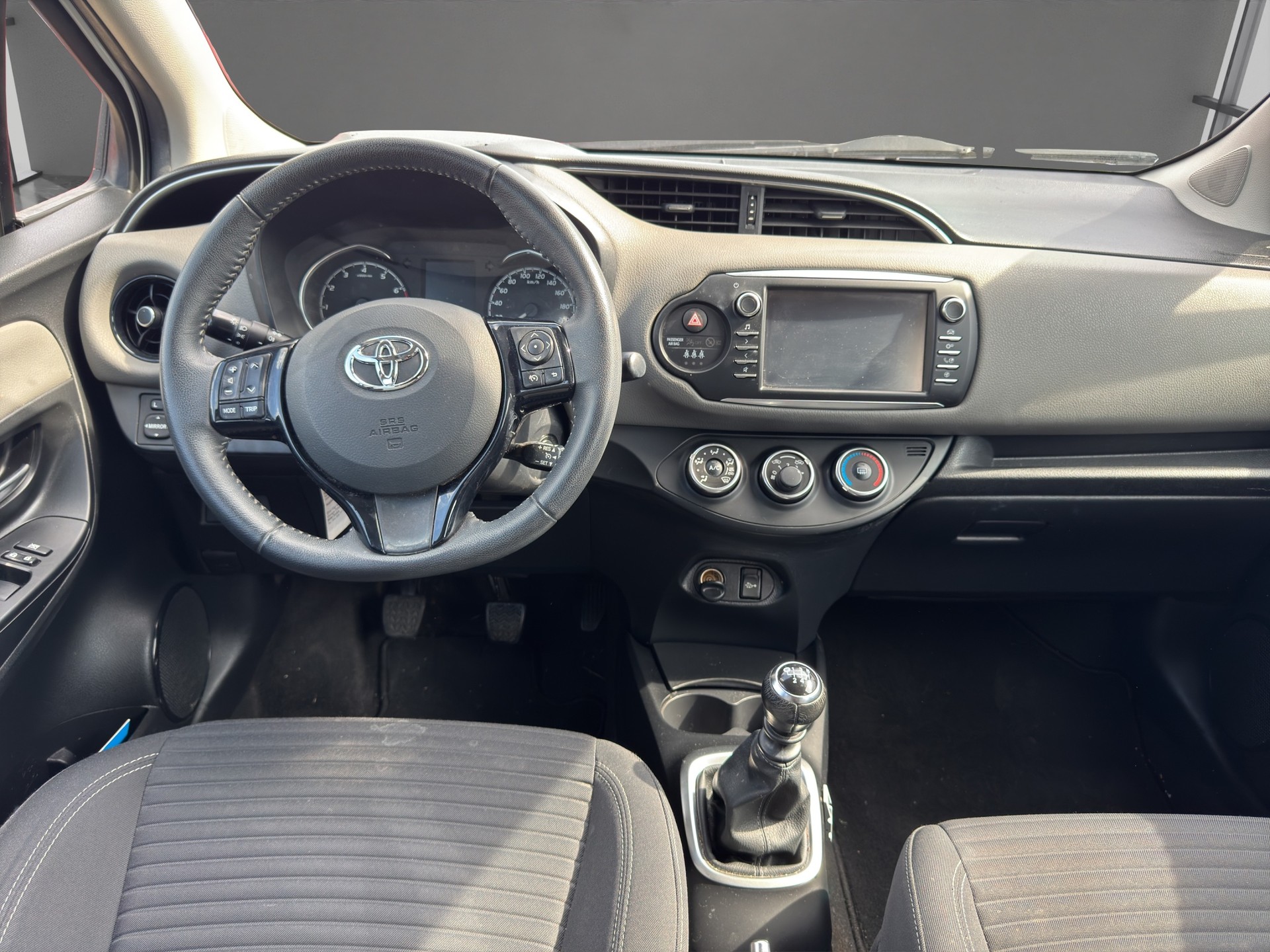 TOYOTA Yaris 1.5 Comfort-image-10