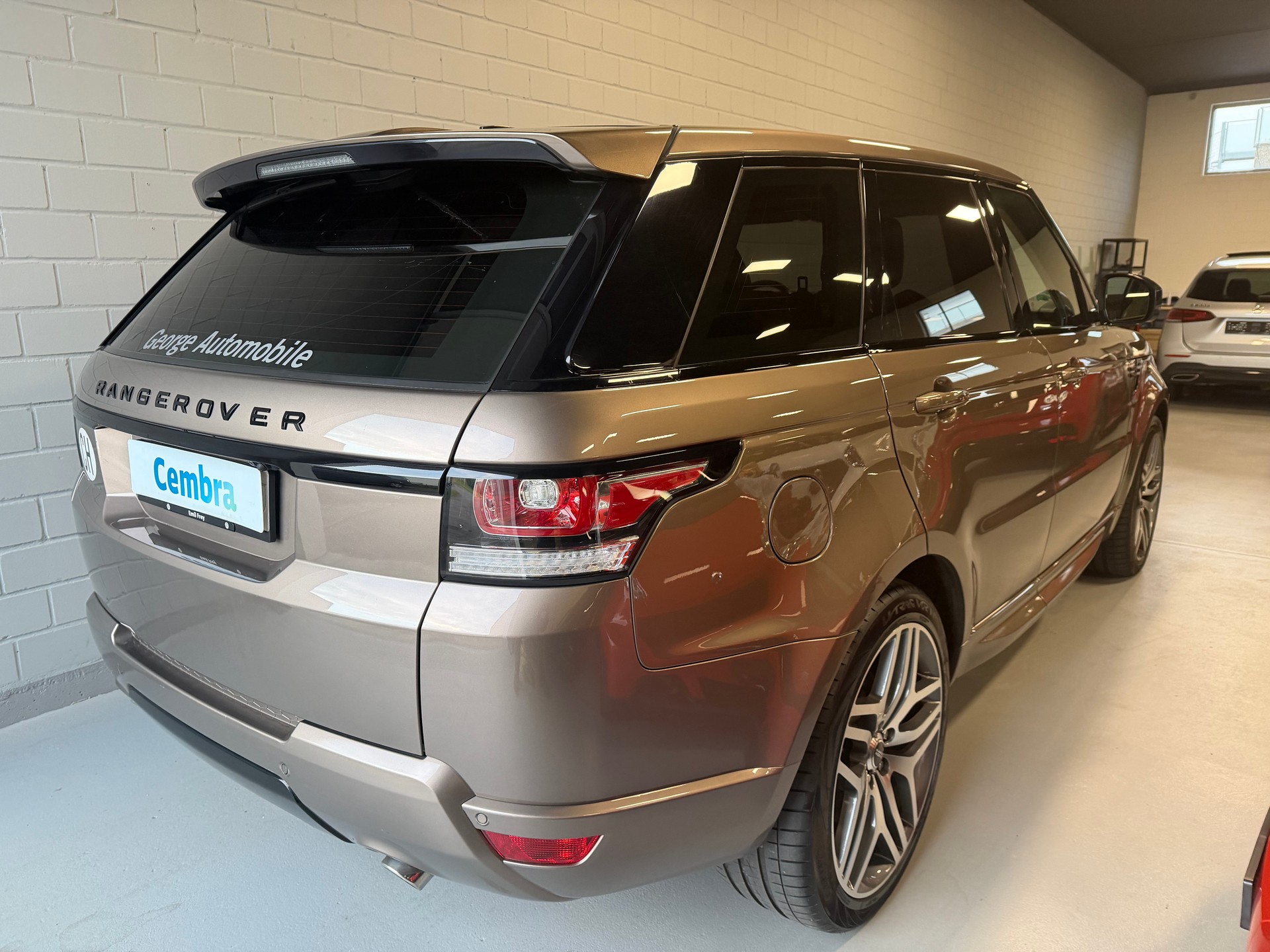 LAND ROVER Range Rover Sport 3.0 SDV6 HSE Automatic-image-6