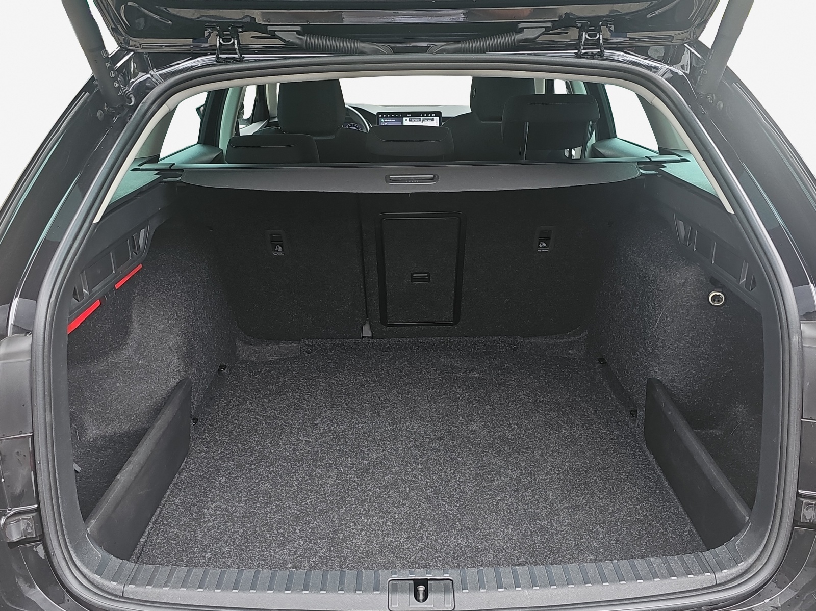 SKODA Octavia Combi 1.5 TSI mHEV DSG Dynamic-image-11