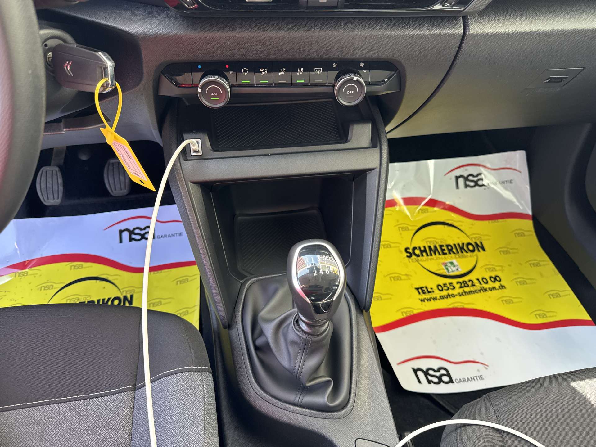 CITROEN C4 1.2 Pure Tech Live Pack-image-10