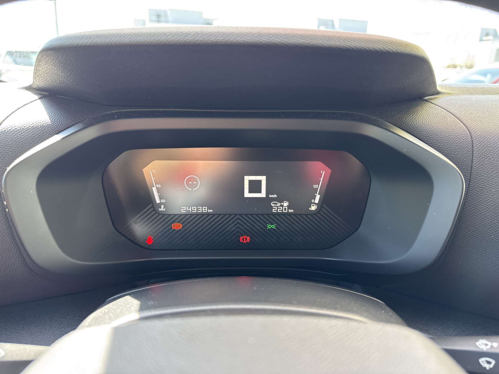CITROEN C4 1.2 Pure Tech Live Pack-image-11