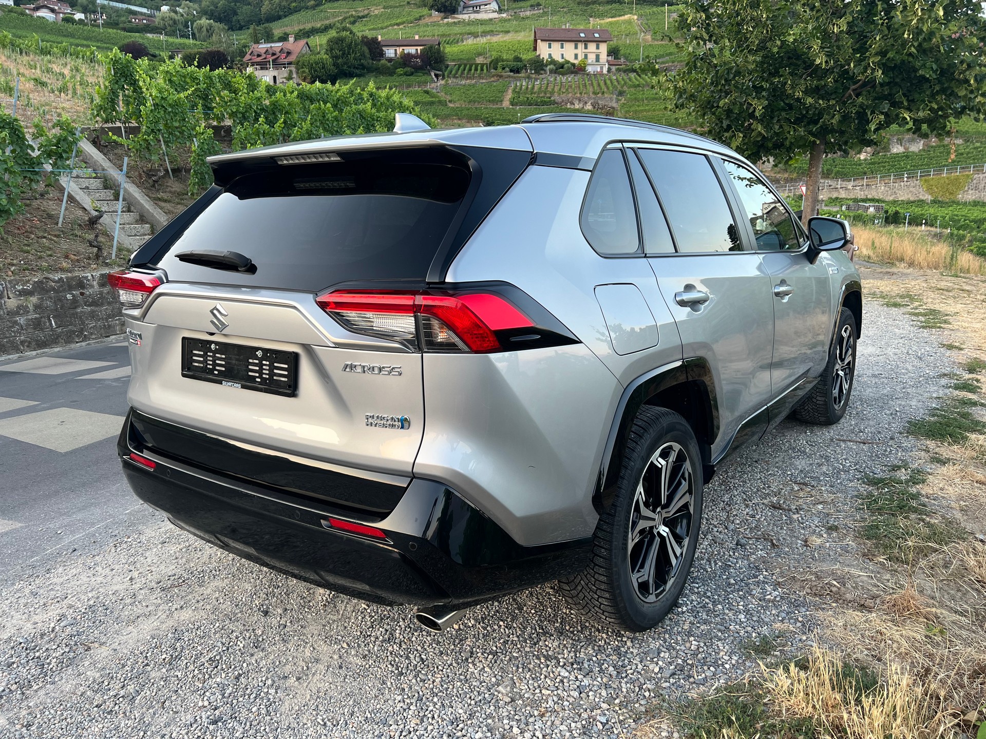 SUZUKI Across 2.5 Plug-in-Hybrid Compact Top E-CVT-image-3