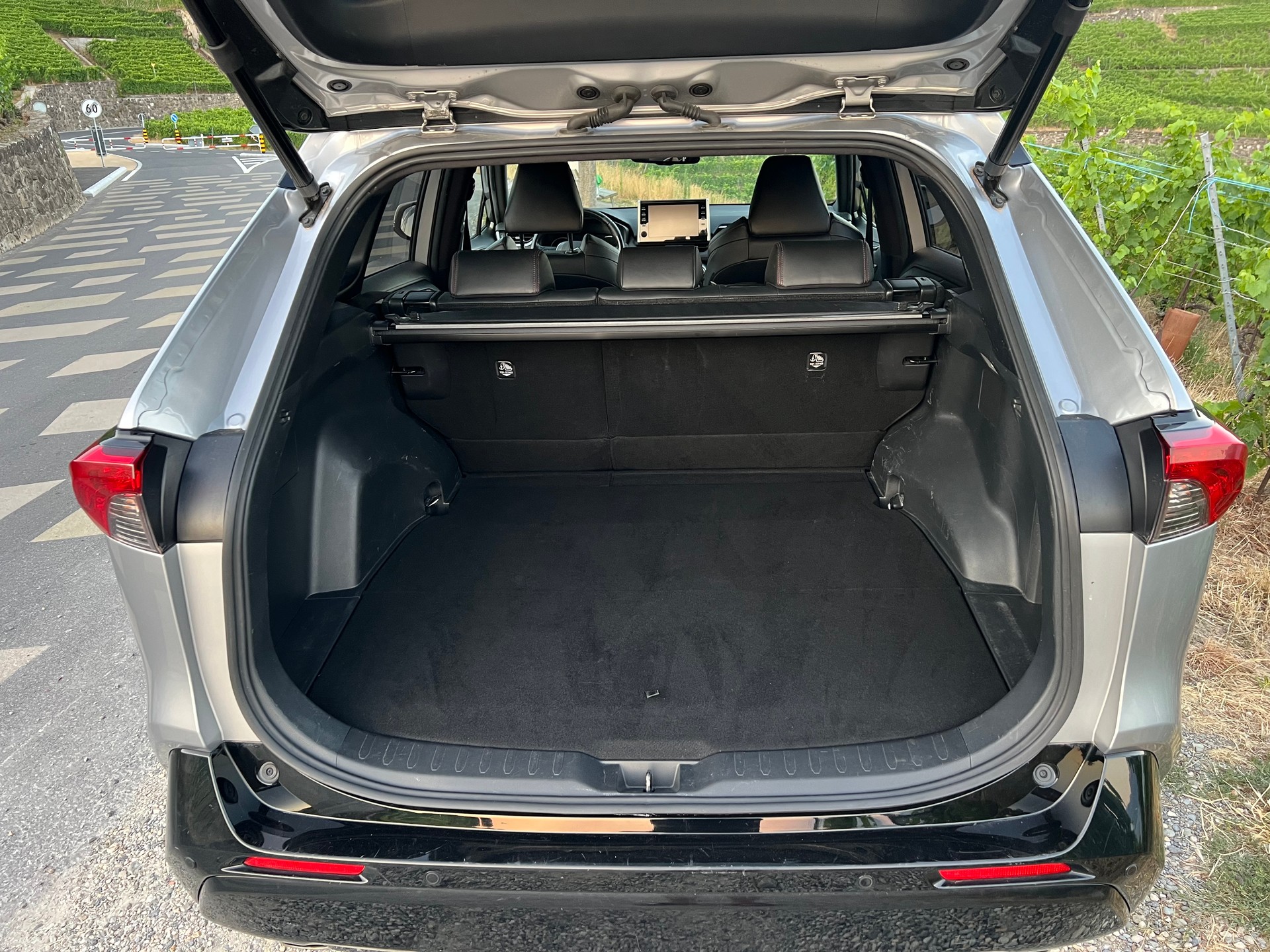 SUZUKI Across 2.5 Plug-in-Hybrid Compact Top E-CVT-image-11