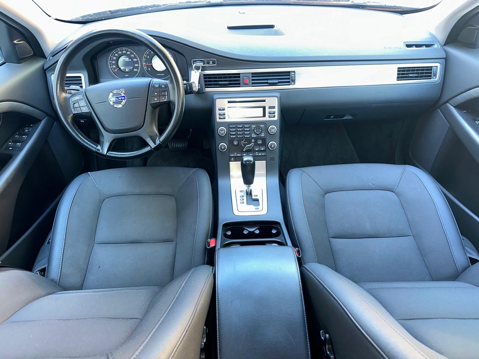VOLVO V70 2.0T Momentum Powershift-image-7