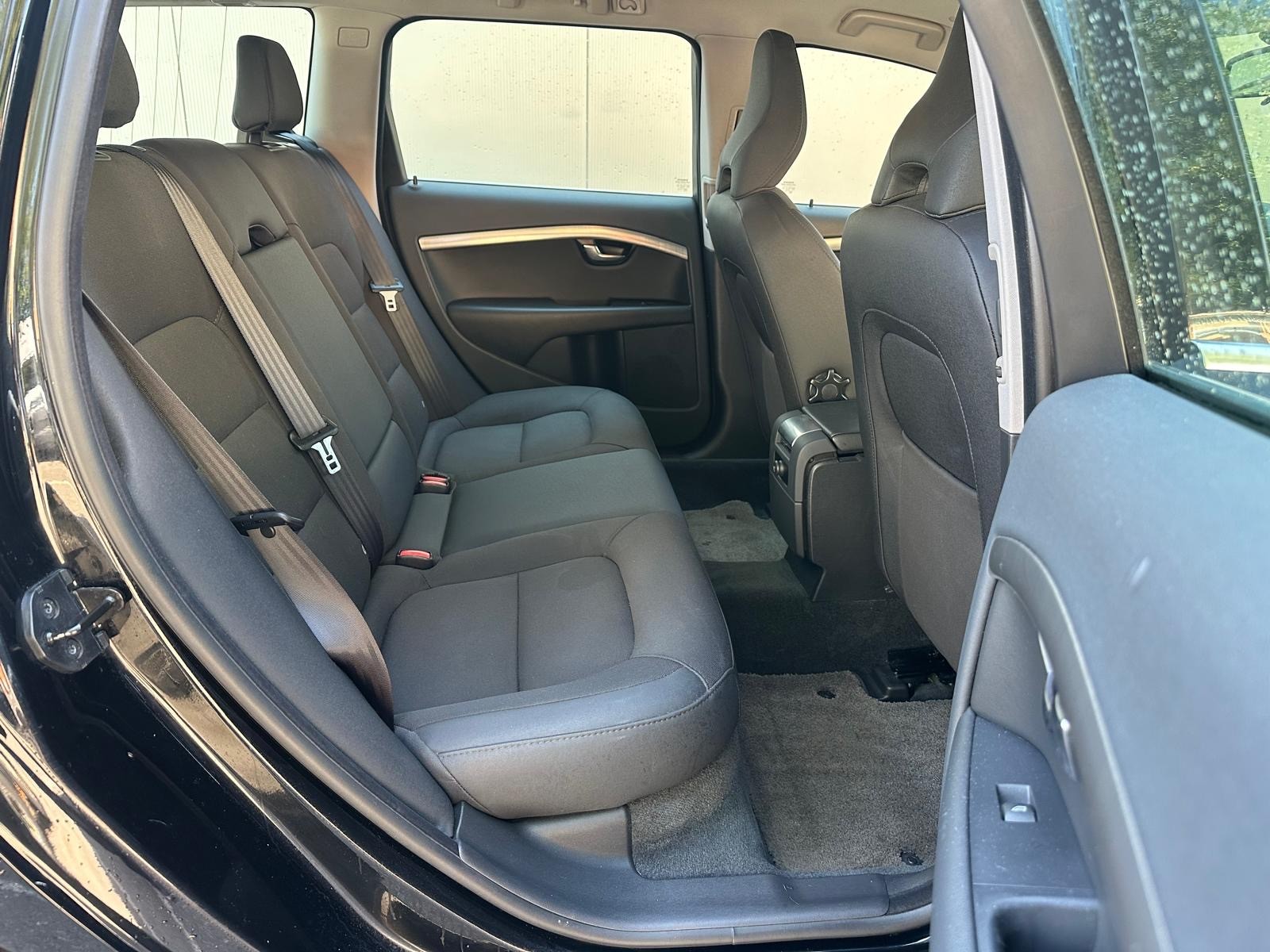 VOLVO V70 2.0T Momentum Powershift-image-12