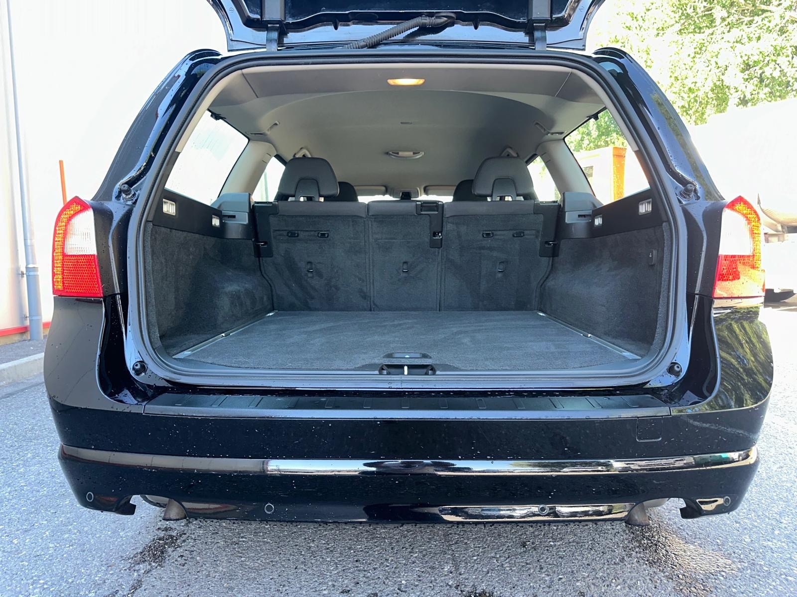 VOLVO V70 2.0T Momentum Powershift-image-11