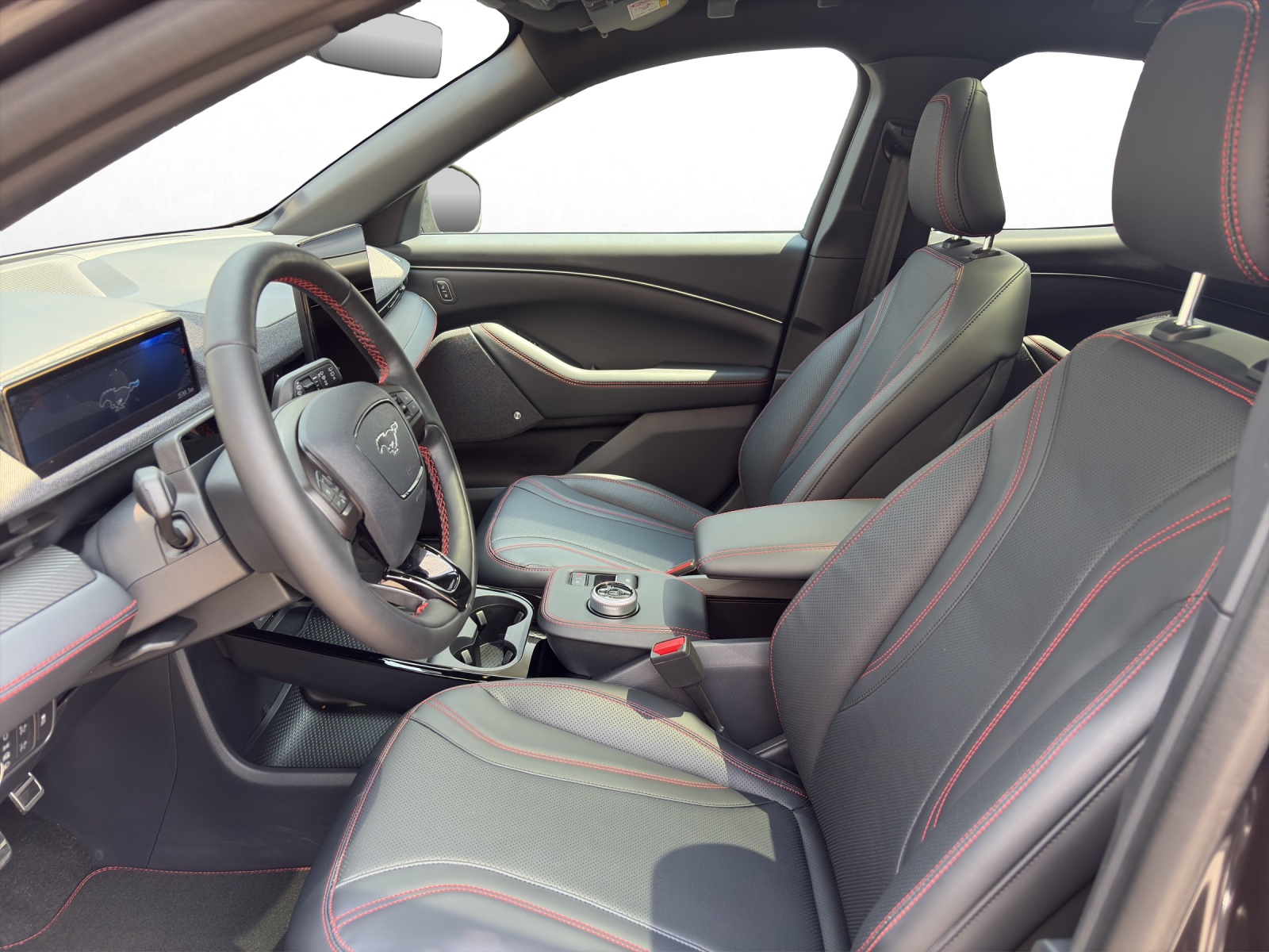 FORD Mustang Mach-E Premium AWD-image-9