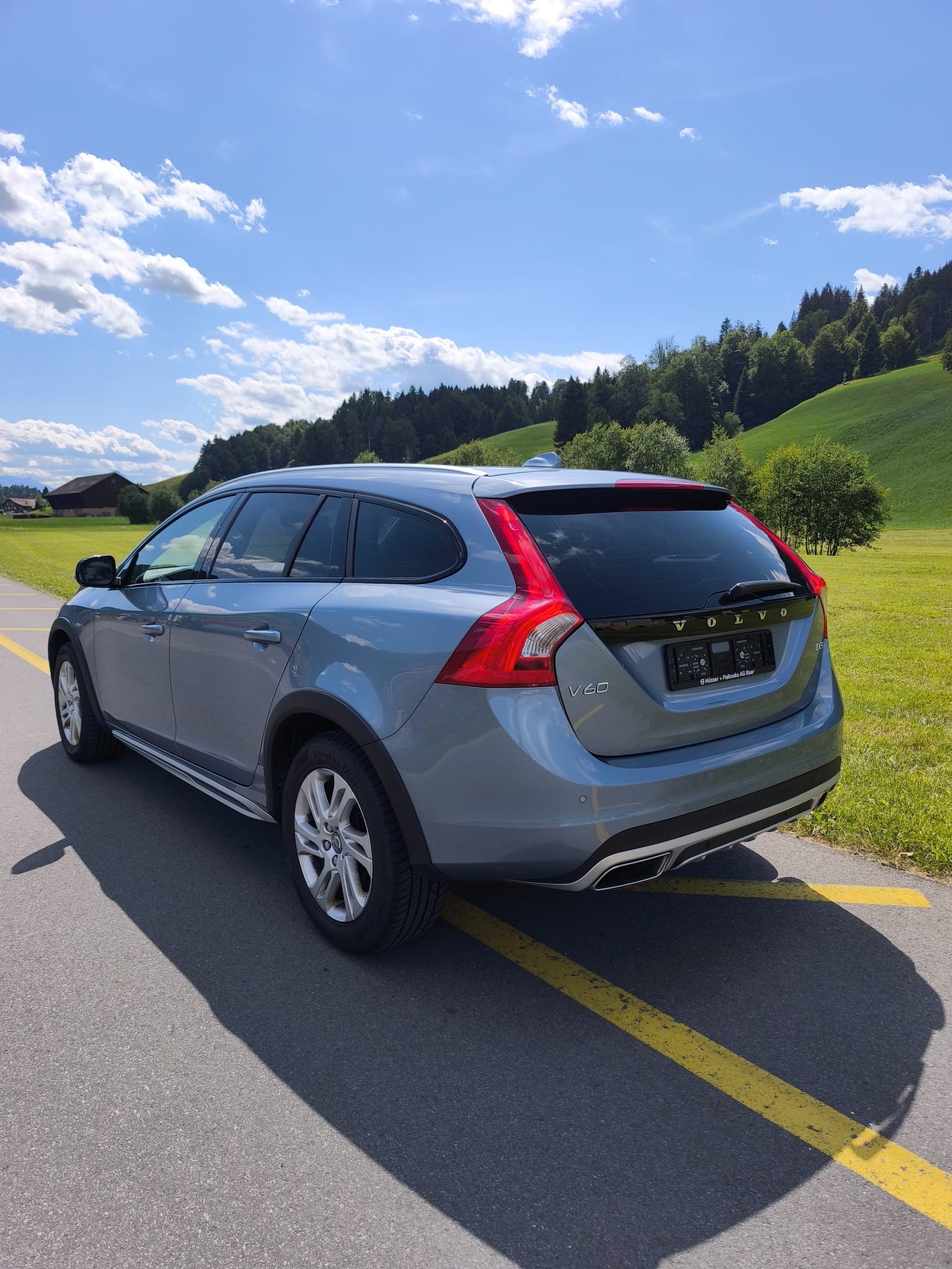 VOLVO V60 Cross Country D3 Executive Geartronic-image-2