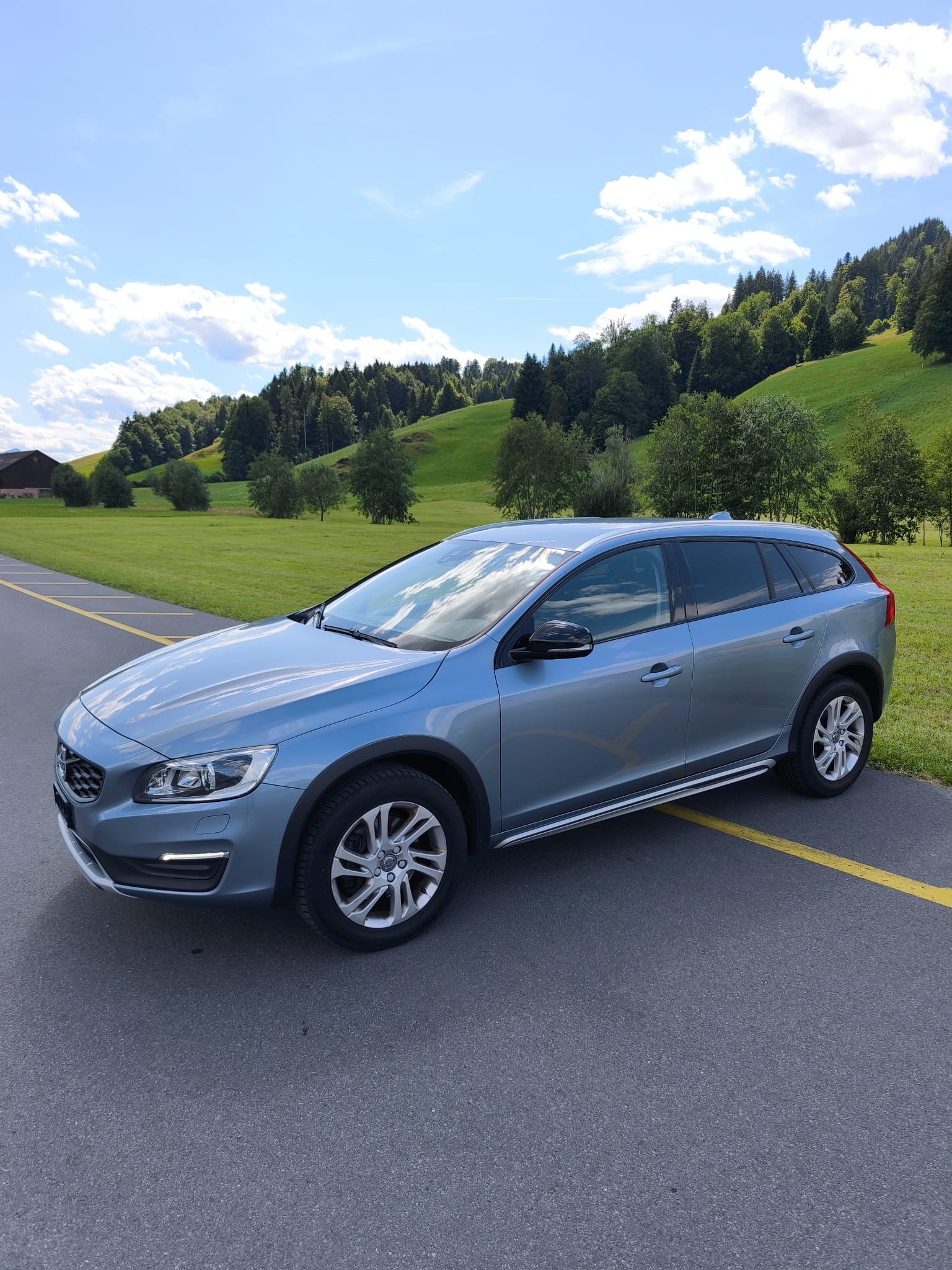 VOLVO V60 Cross Country D3 Executive Geartronic-image-3