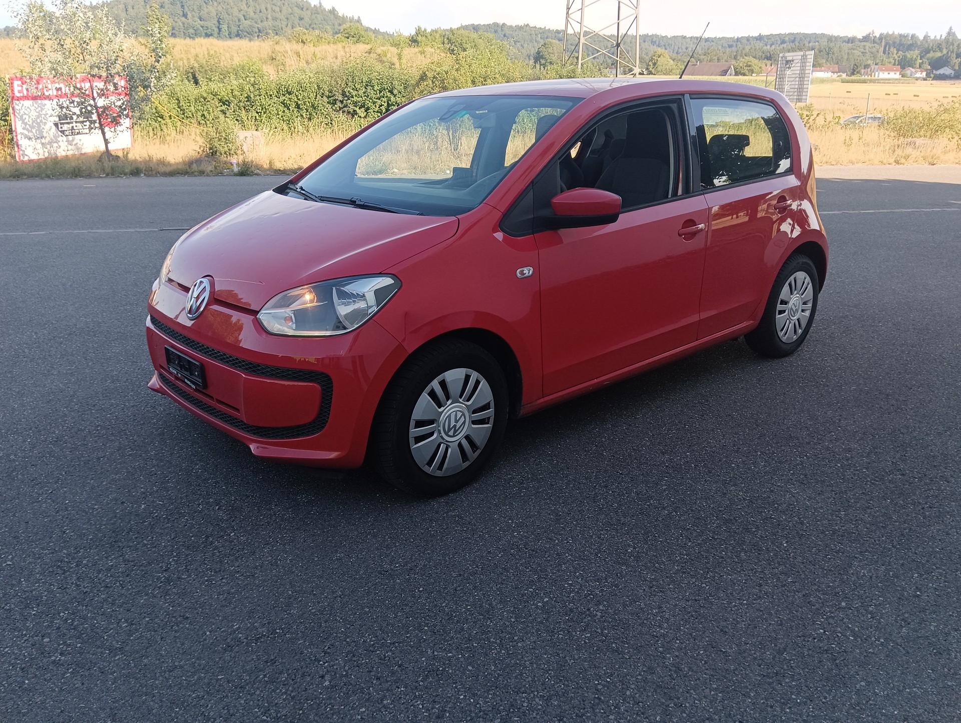VW Up 1.0 BMT black up Art on Ice-image-1