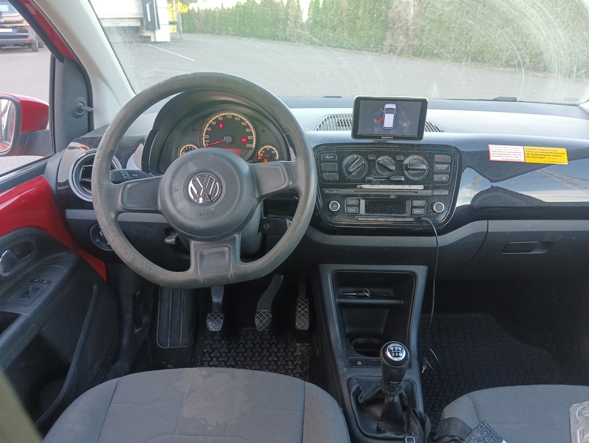 VW Up 1.0 BMT black up Art on Ice-image-3