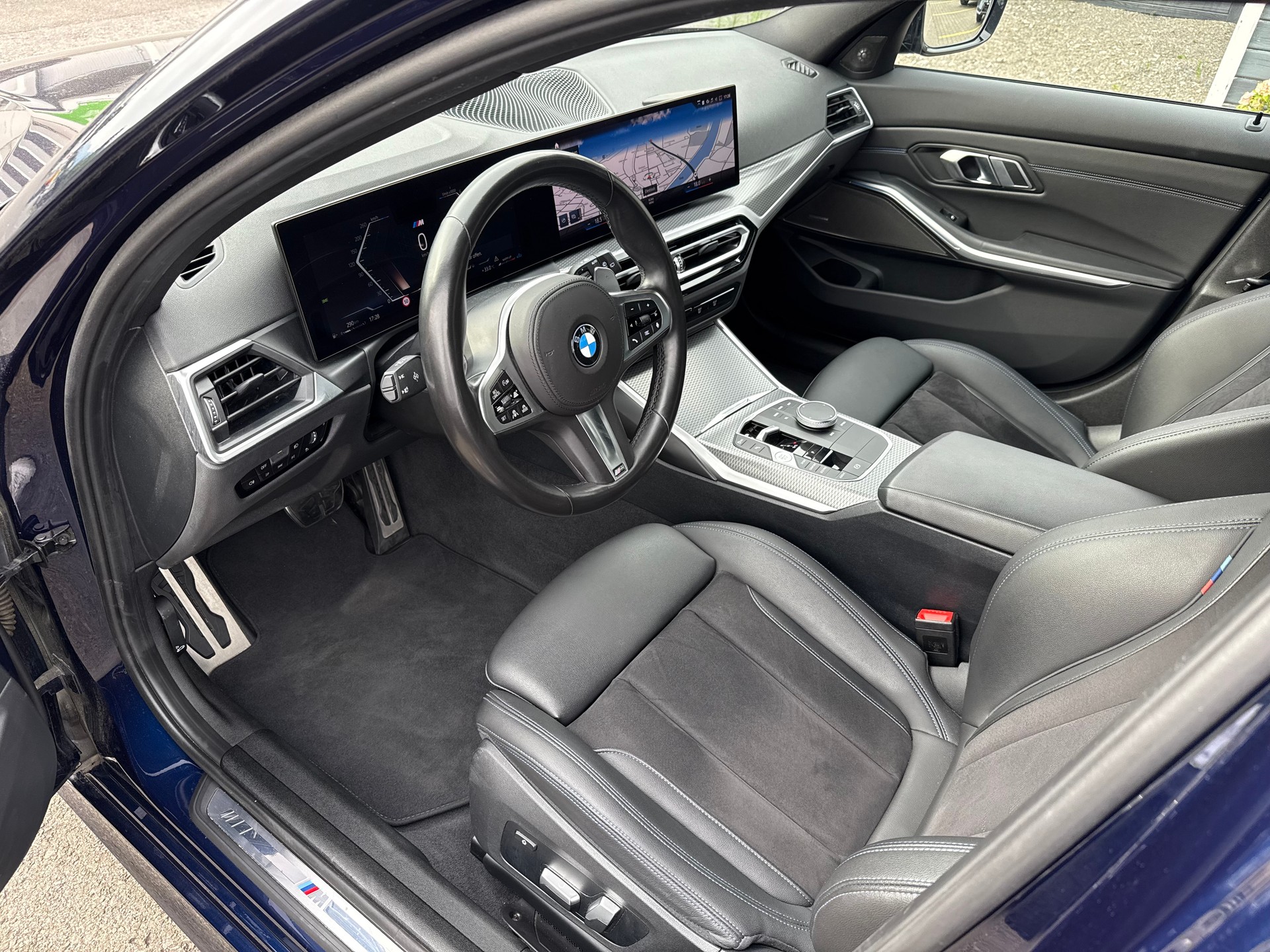 BMW M340d xDrive Steptronic Sport LCI-image-8