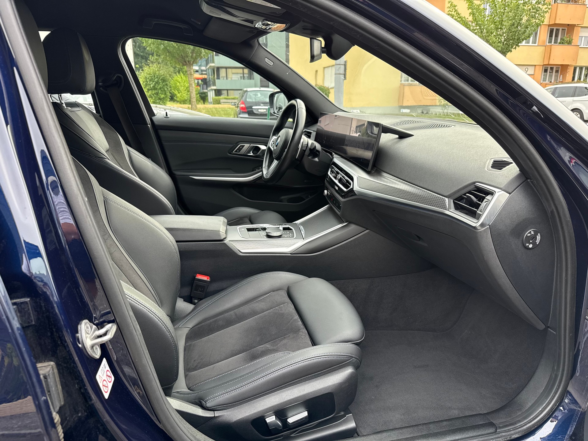 BMW M340d xDrive Steptronic Sport LCI-image-16