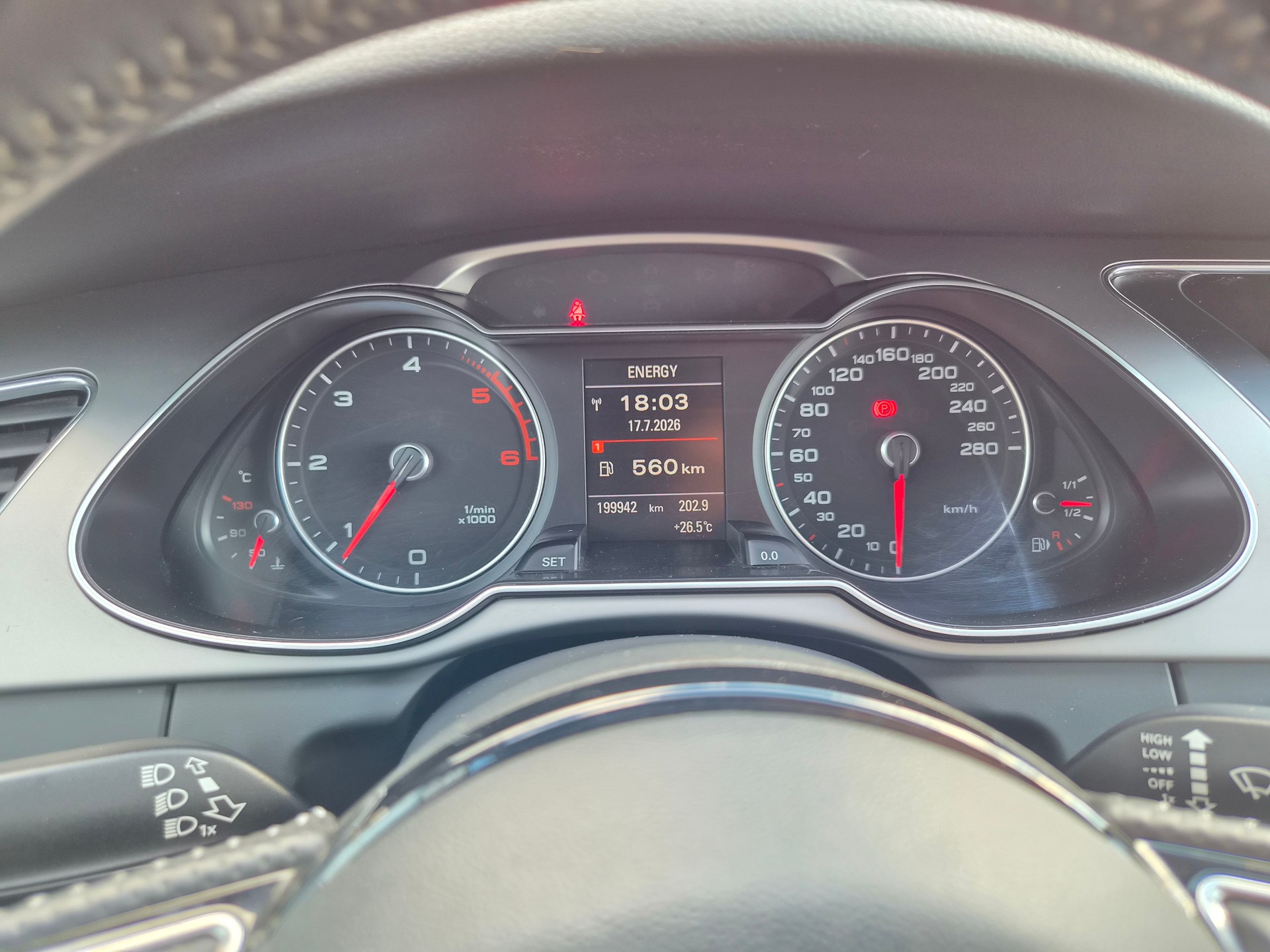 AUDI A4 Avant 2.0 TDI quattro S-Line-image-14