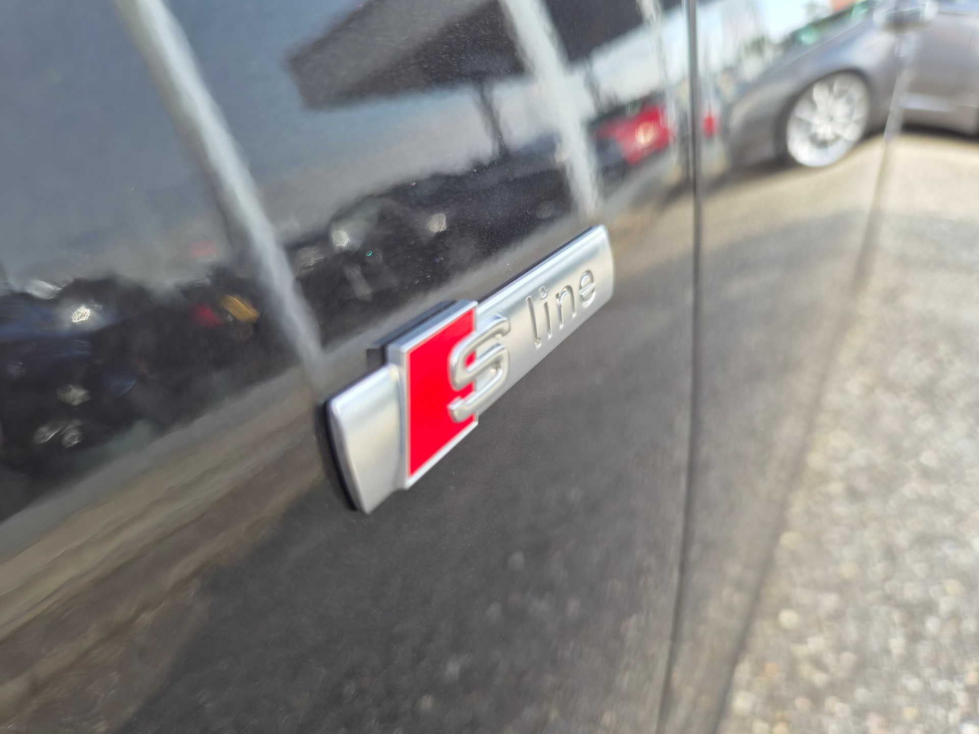 AUDI A4 Avant 2.0 TDI quattro S-Line-image-23