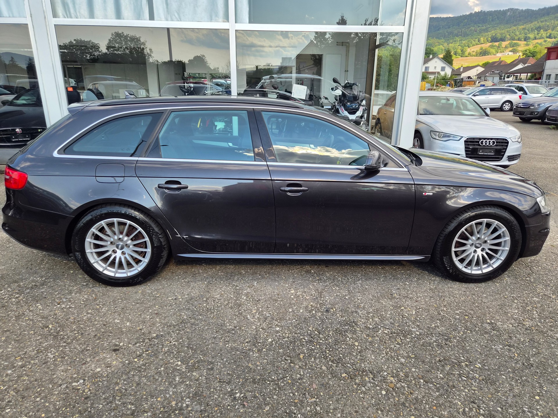 AUDI A4 Avant 2.0 TDI quattro S-Line-image-6