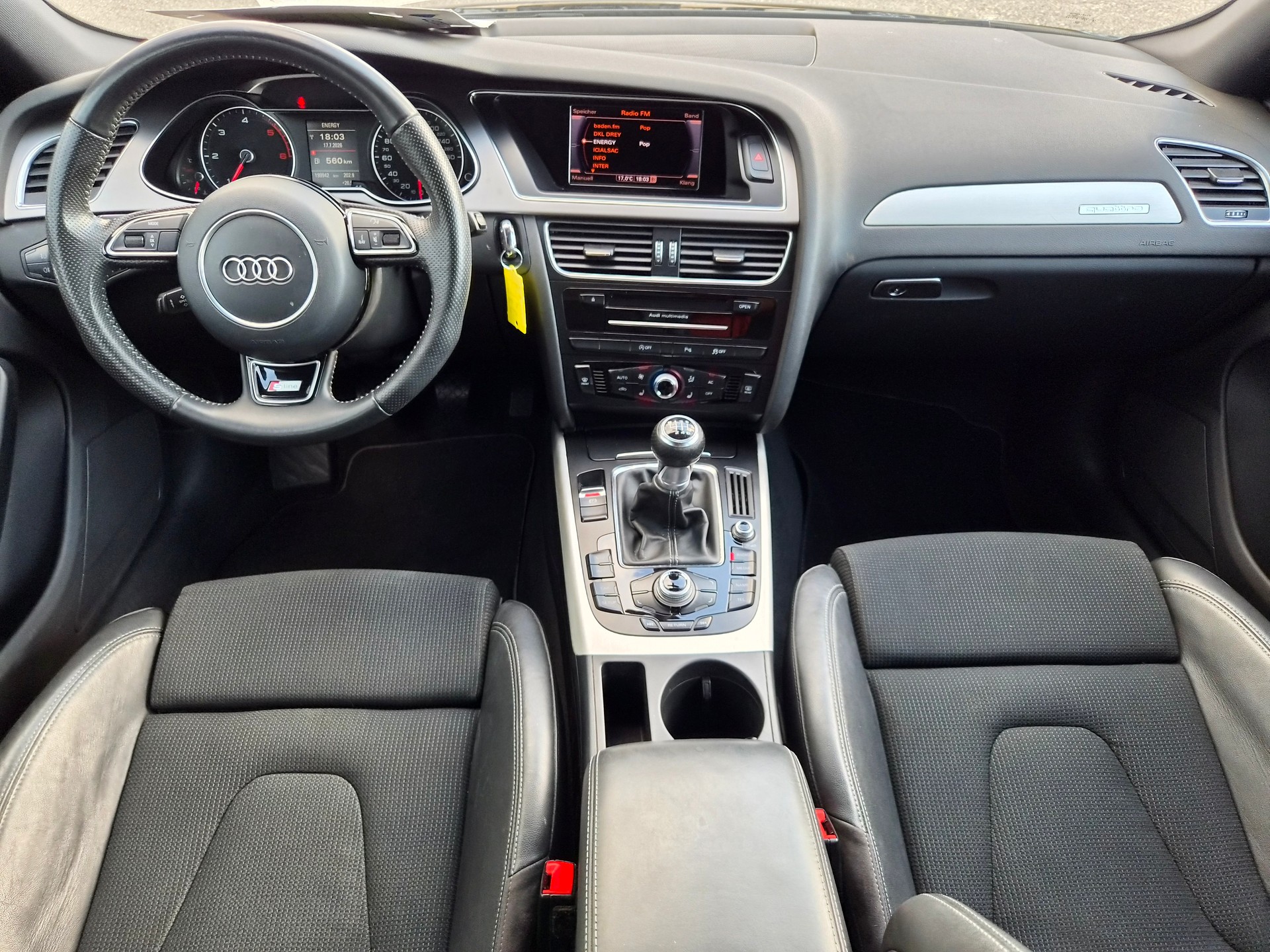 AUDI A4 Avant 2.0 TDI quattro S-Line-image-12