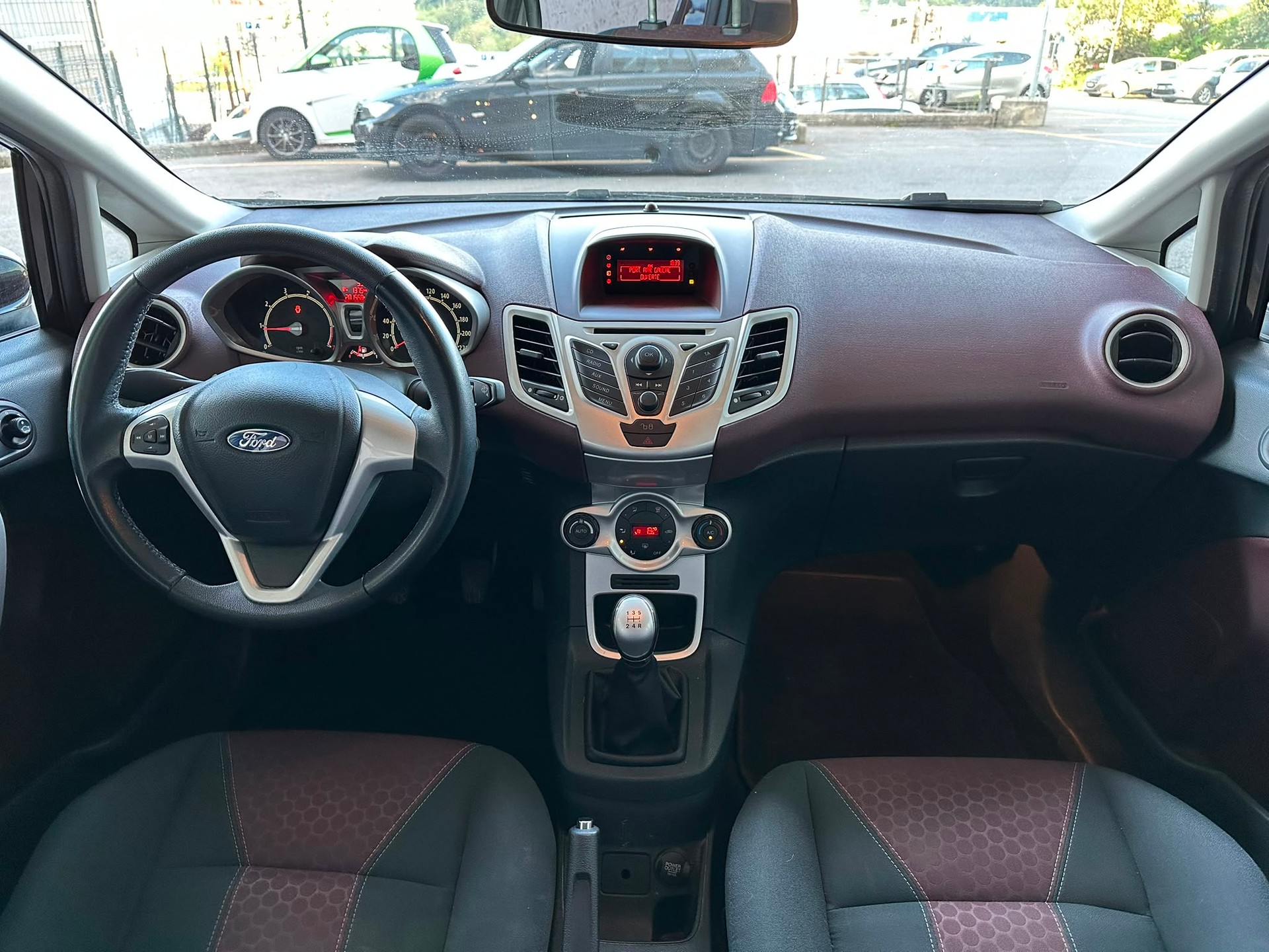 FORD Fiesta 1.6 16V Titanium-image-7