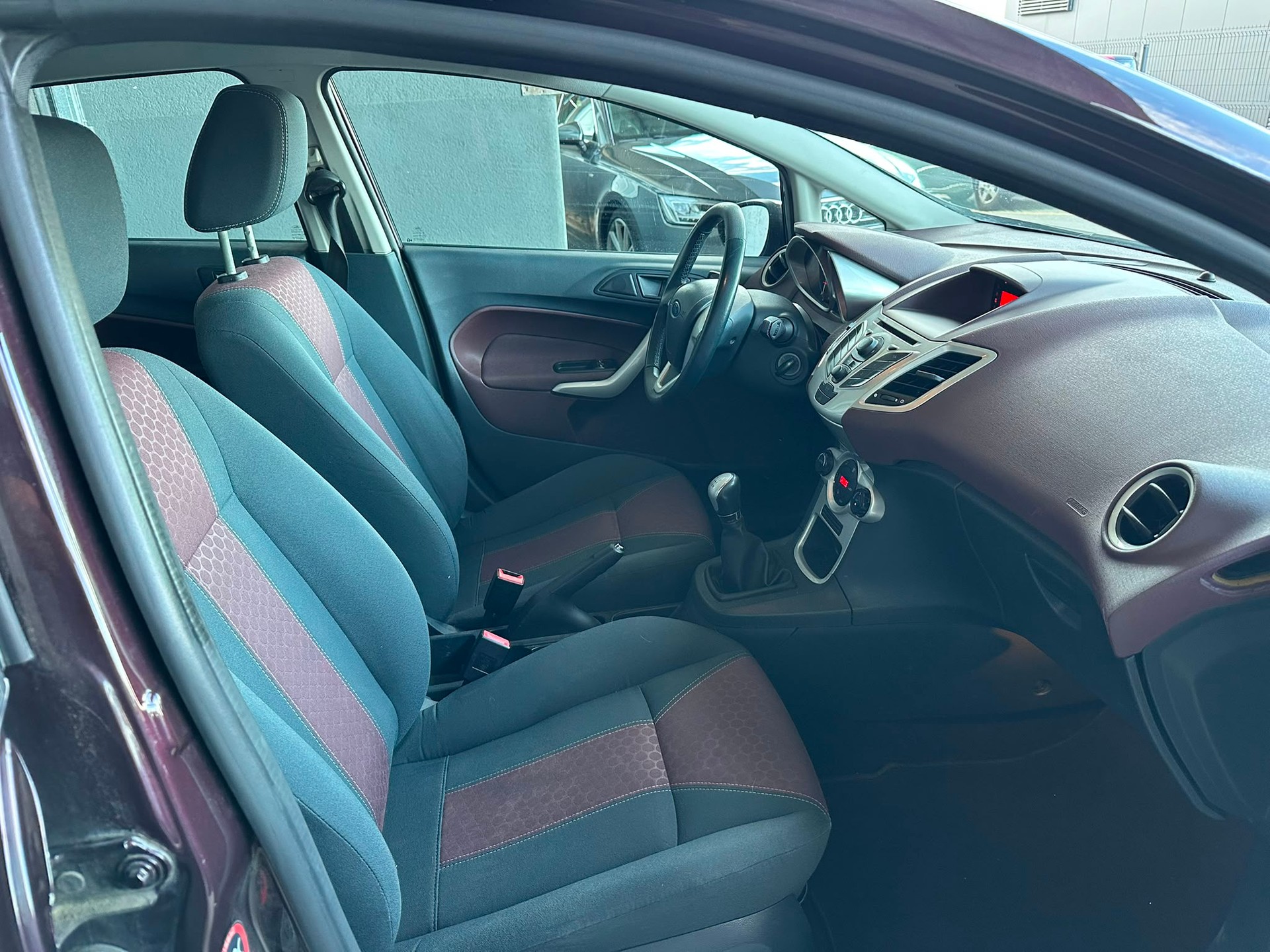 FORD Fiesta 1.6 16V Titanium-image-9