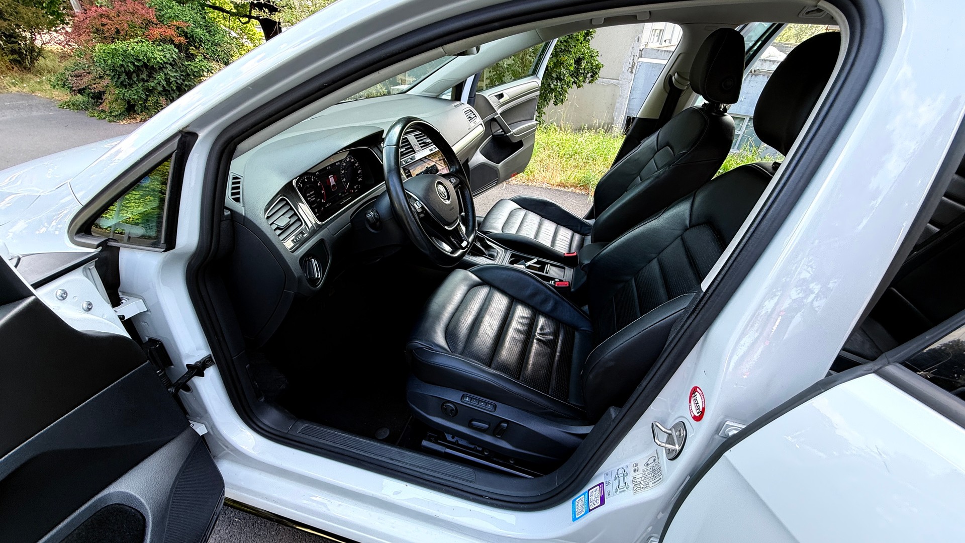 VW Golf Variant 1.4 TSI Lounge RLine DSG-image-9