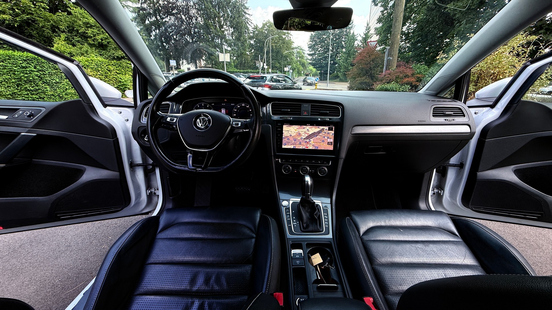 VW Golf Variant 1.4 TSI Lounge RLine DSG-image-8