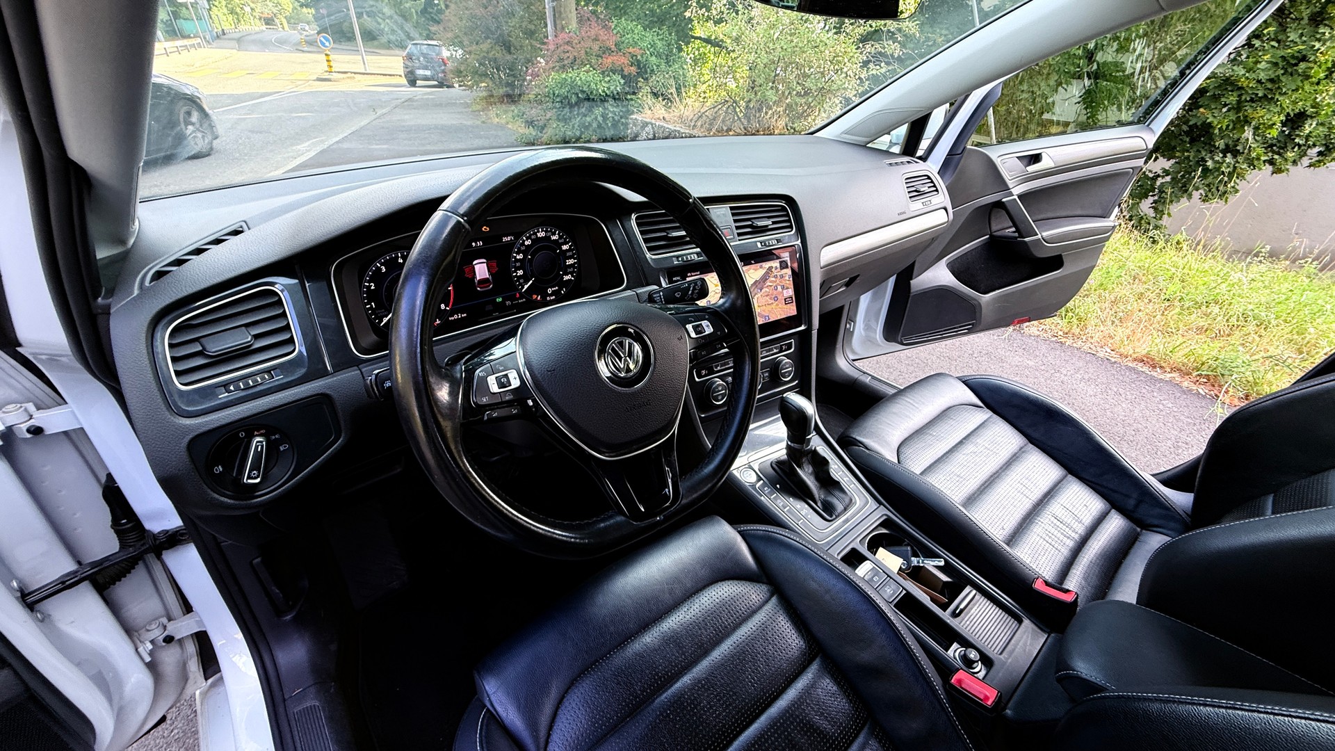 VW Golf Variant 1.4 TSI Lounge RLine DSG-image-10