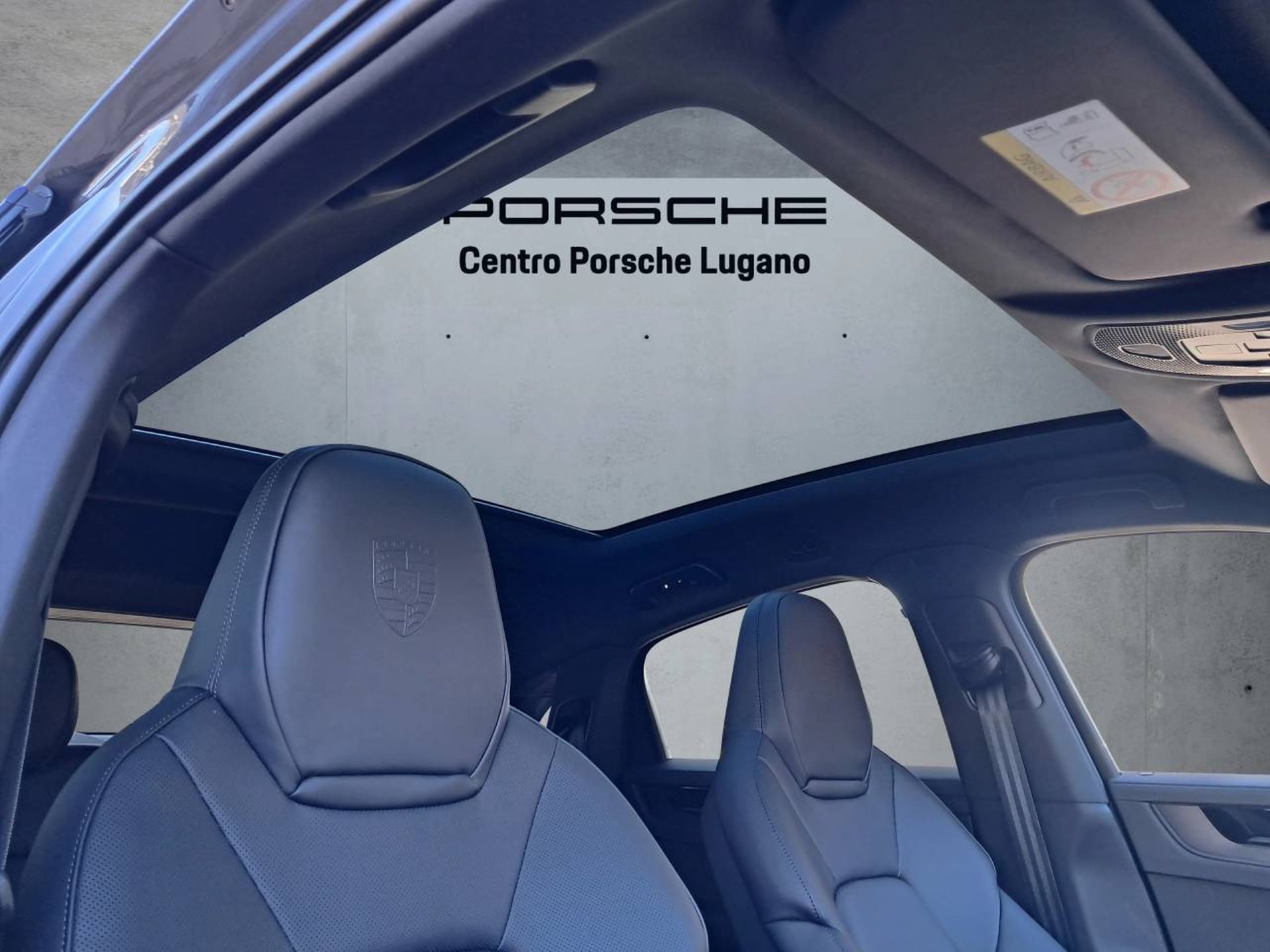 PORSCHE Cayenne E-Hybrid Coupé Black Edition-image-18