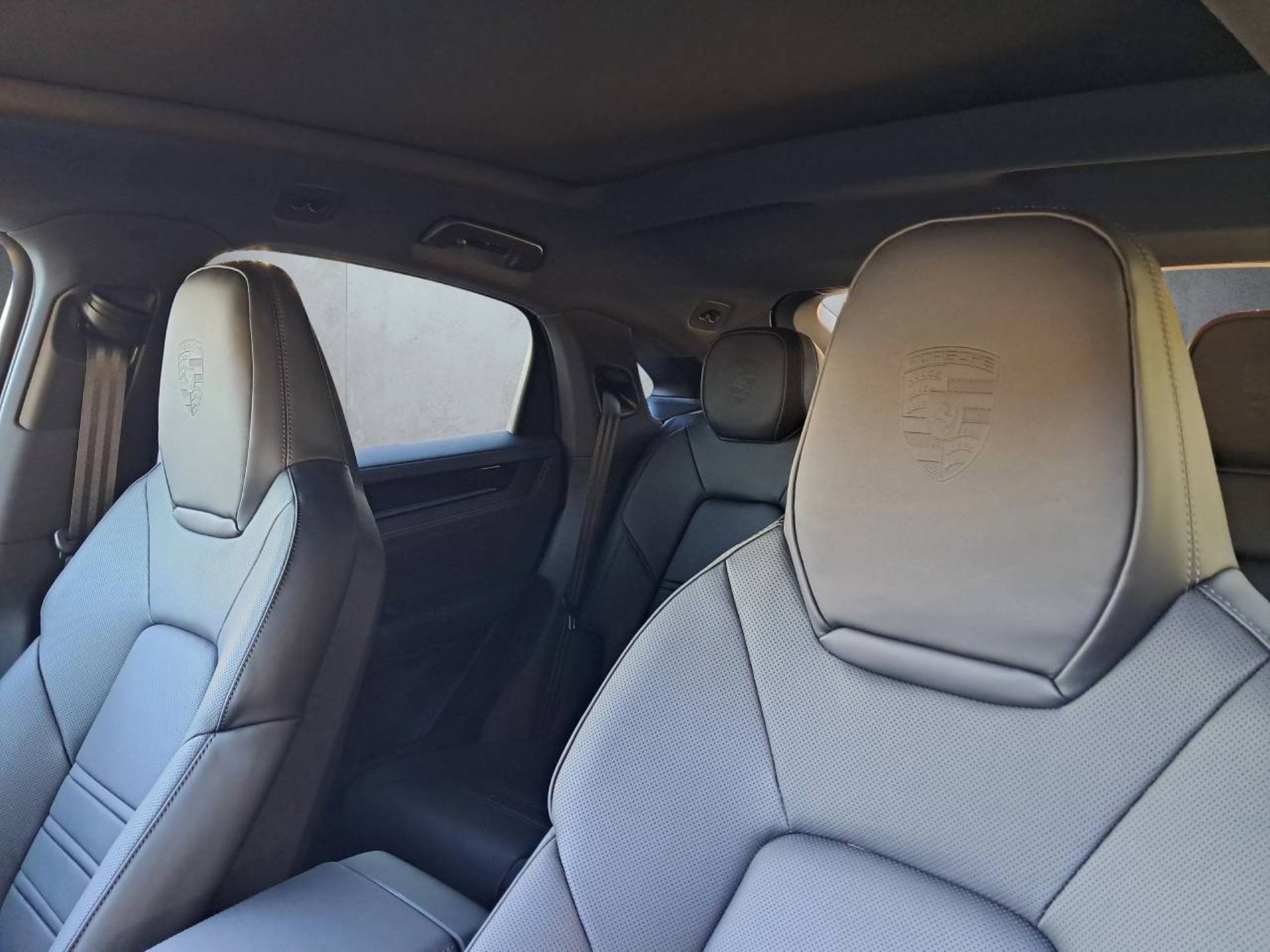 PORSCHE Cayenne E-Hybrid Coupé Black Edition-image-26